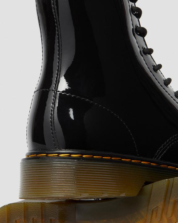 https://i1.adis.ws/i/drmartens/21979001.87.jpg?$large$Youth 1460 Patent Leather Lace Up Boots Dr. Martens
