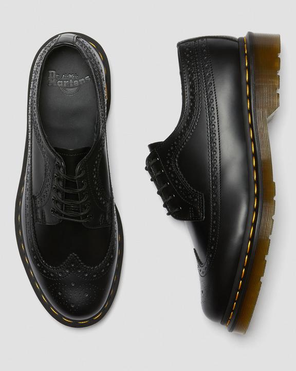 3989 Smooth Leather Brogue Shoes3989 Smooth Leather Brogue Shoes Dr. Martens