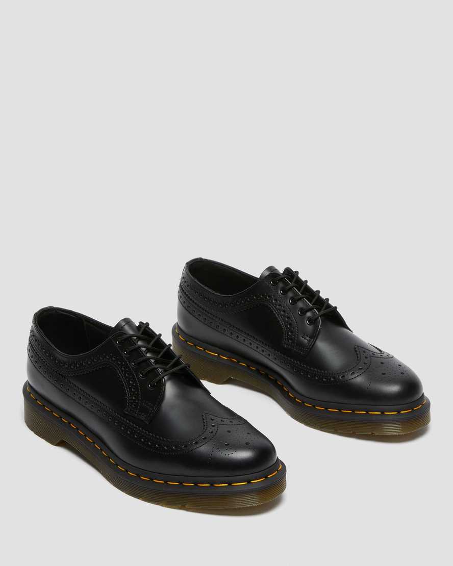 https://i1.adis.ws/i/drmartens/22210001.88.jpg?$large$3989 Yellow Stitch Smooth Leather Brogue Shoes | Dr Martens