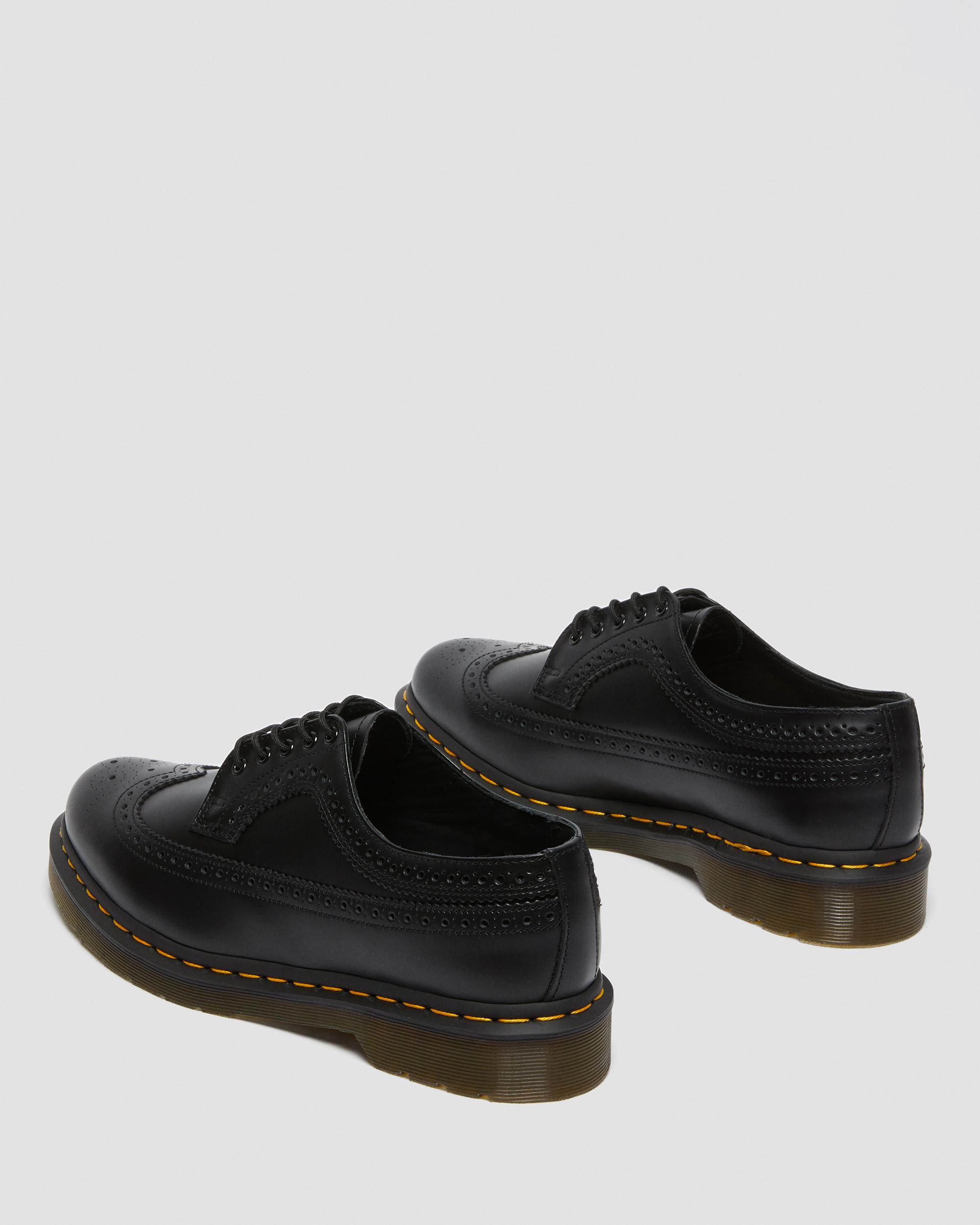 3989 Smooth Leather Brogue Shoes in Black | Dr. Martens