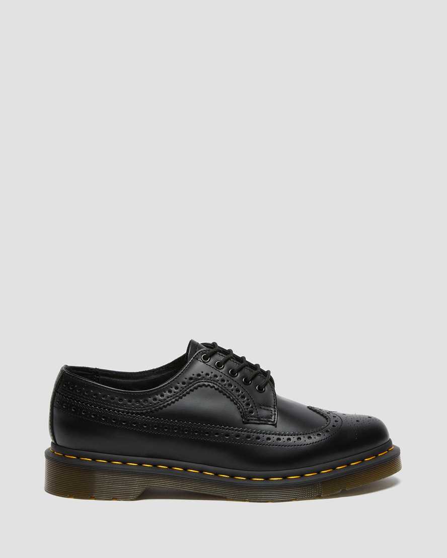 3989 Smooth-läder brogue-skor i svart3989 Smooth-läder brogue-skor Dr. Martens