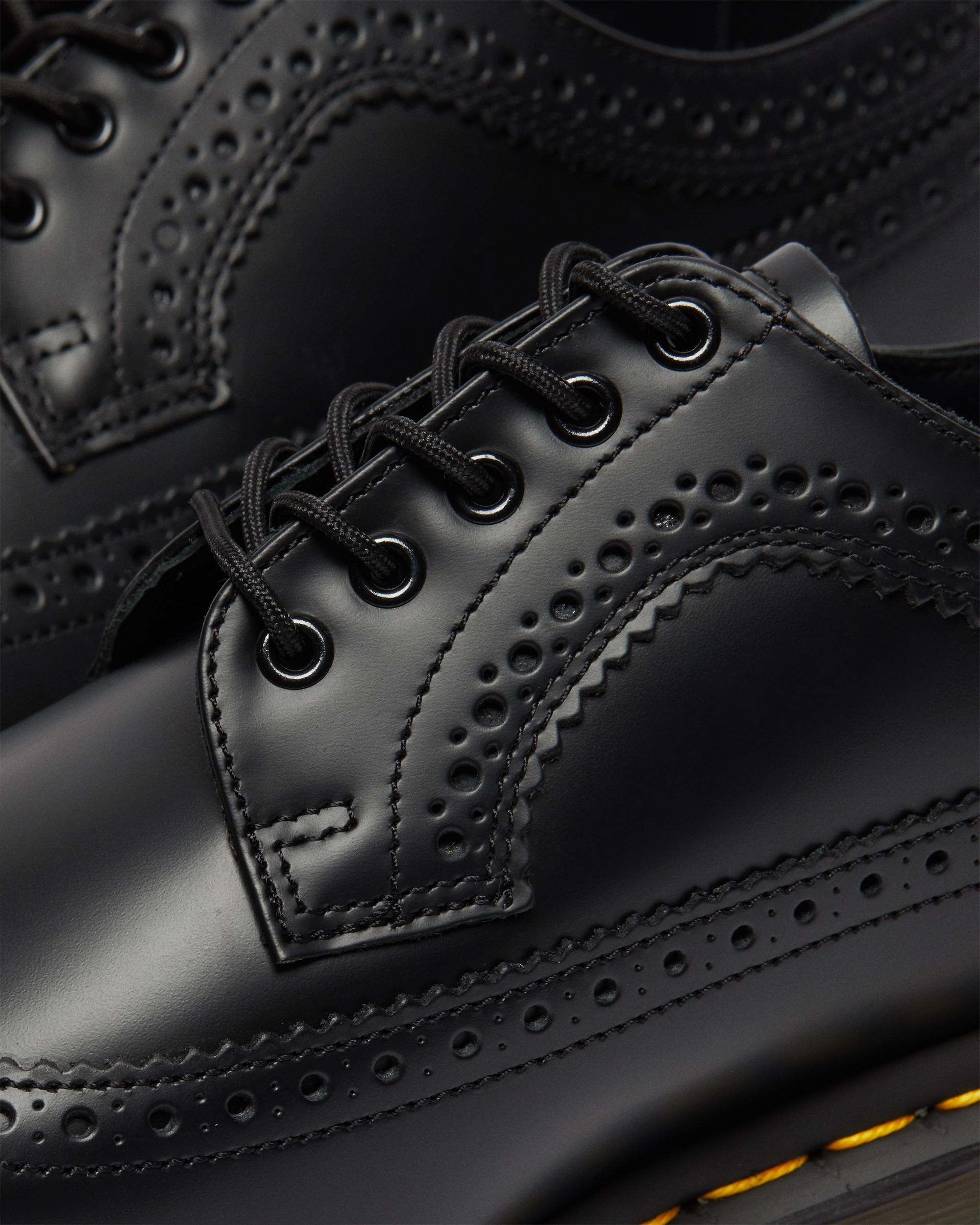 3989 Smooth Leather Brogue Shoes3989 Smooth Leather Brogue -kengät Dr. Martens