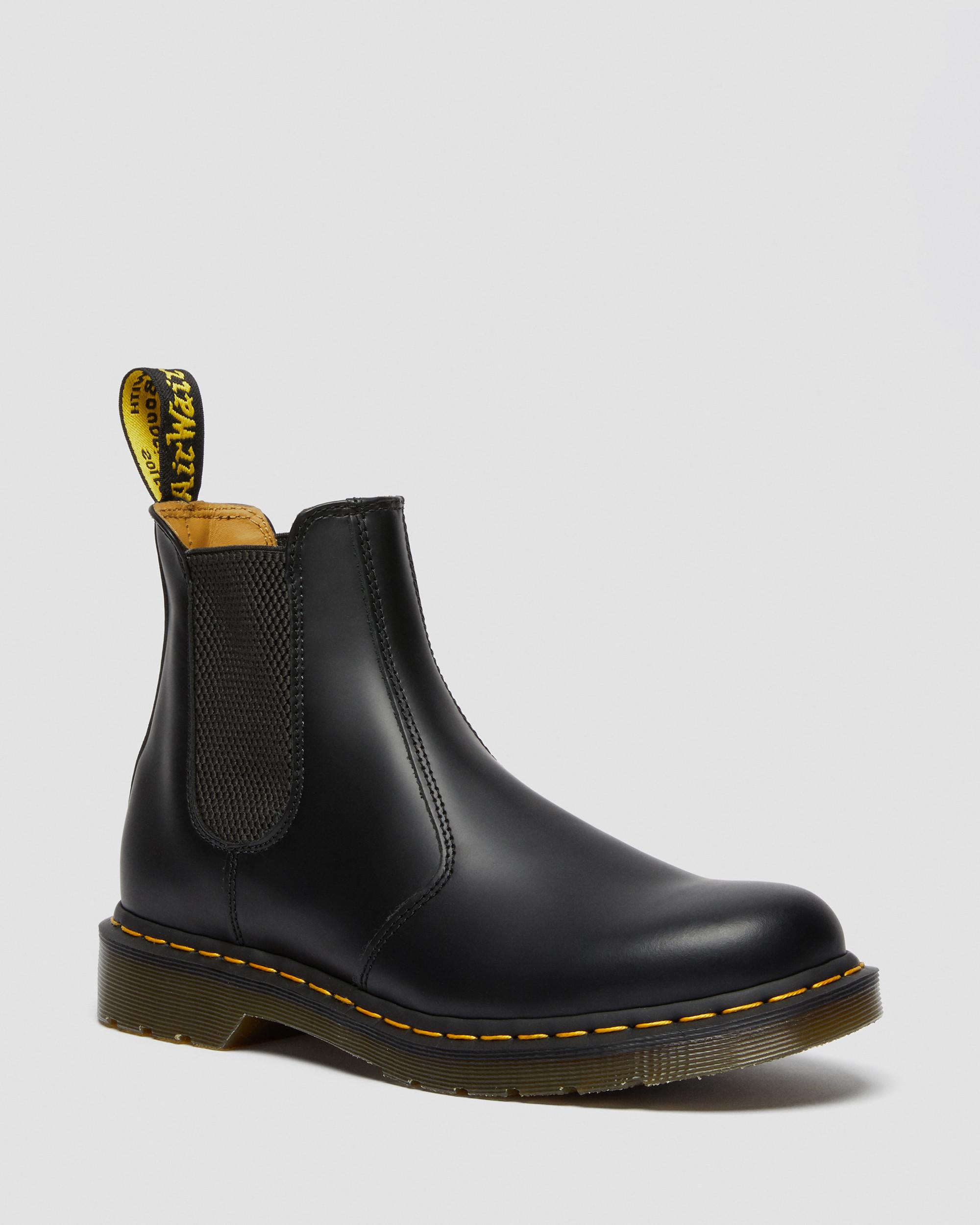 Stivaletti Chelsea 2976 in pelle Smooth e cuciture gialleStivaletti Chelsea di pelle  2976 con cuciture gialle Smooth Dr. Martens