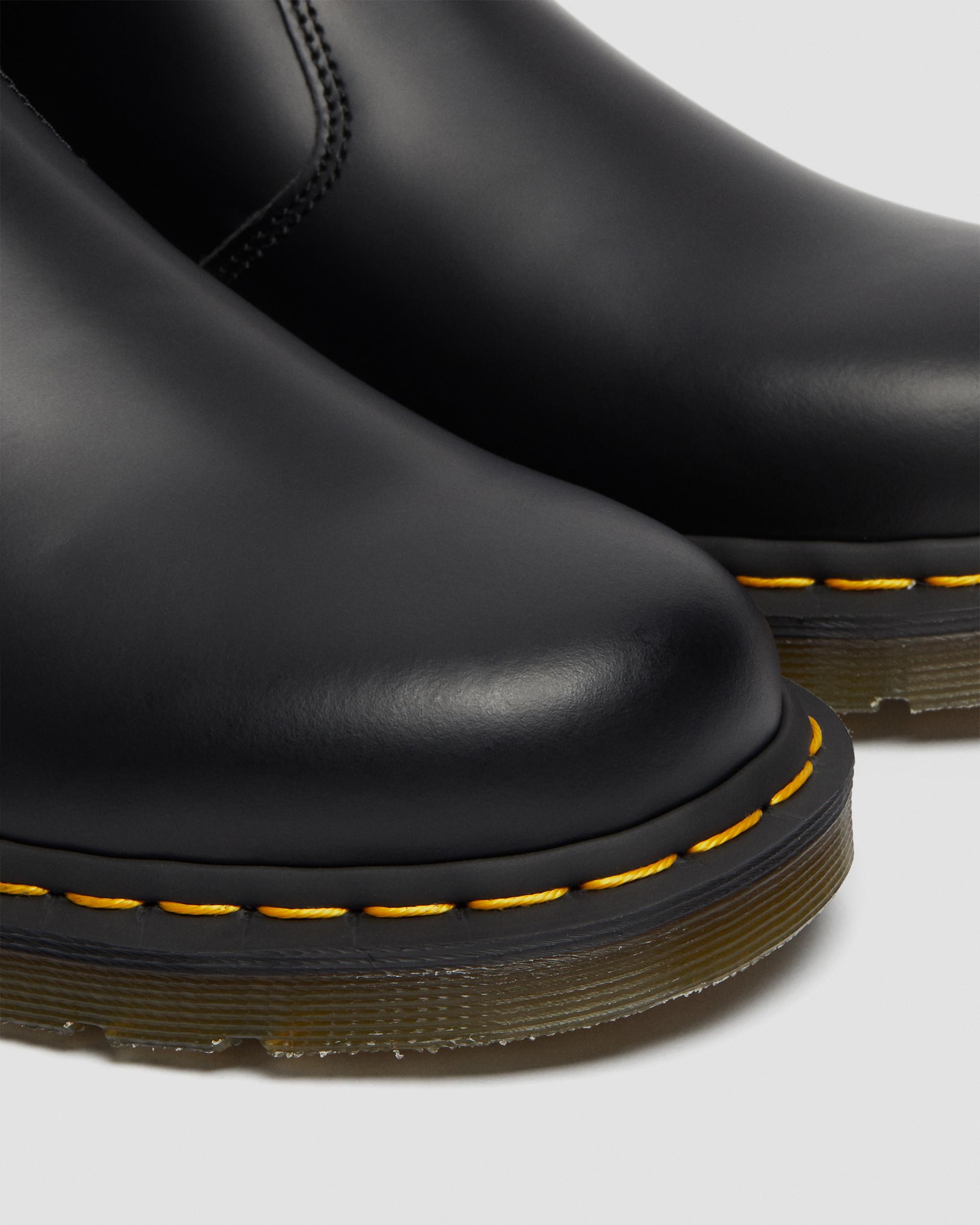 2976 Yellow Stitch Smooth Leather Chelsea Boots, Black | Dr. Martens