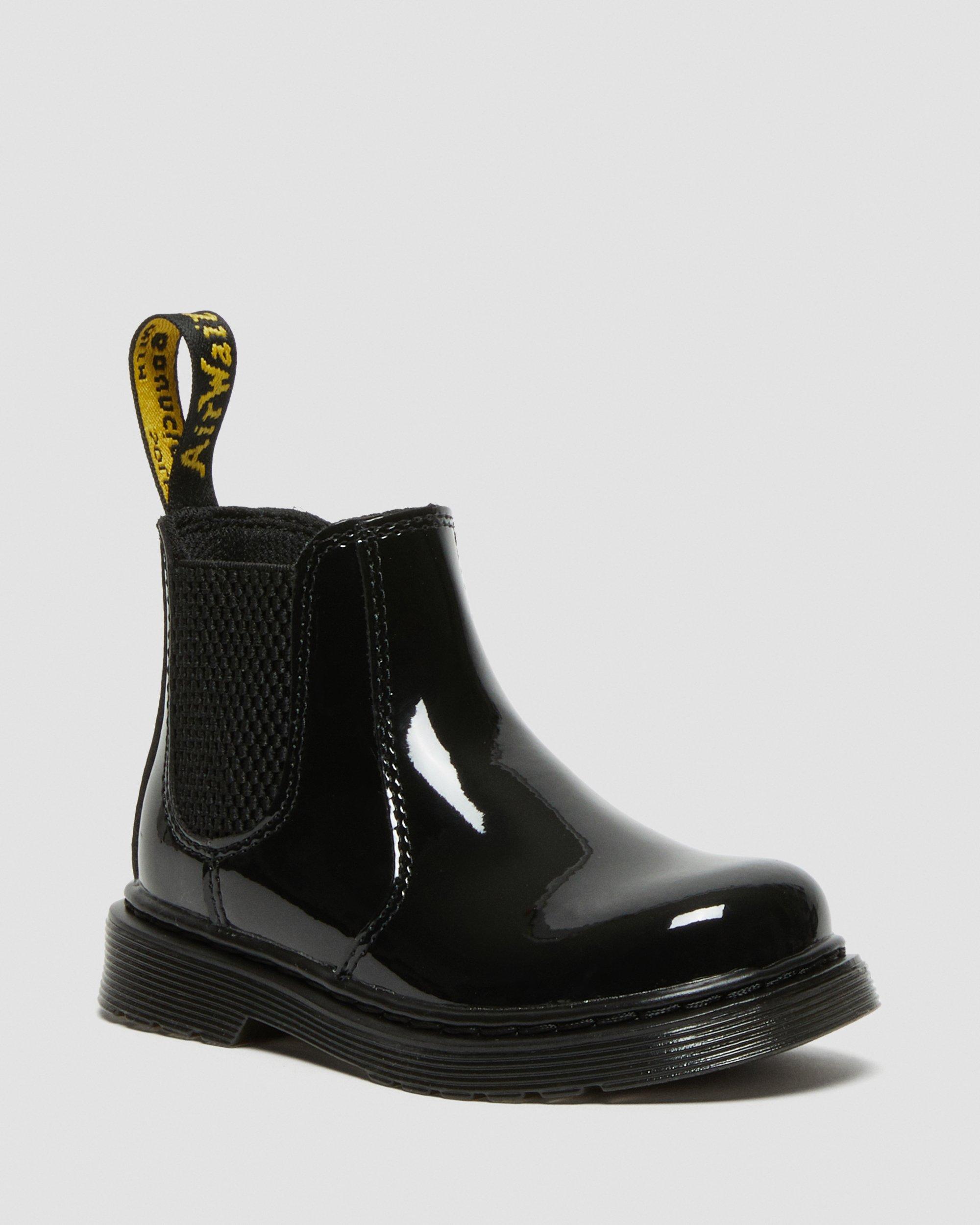 https://i1.adis.ws/i/drmartens/22676001.87.jpg?$large$2976 TODDLER PATENT LEATHER CHELSEA BOOTS Dr. Martens
