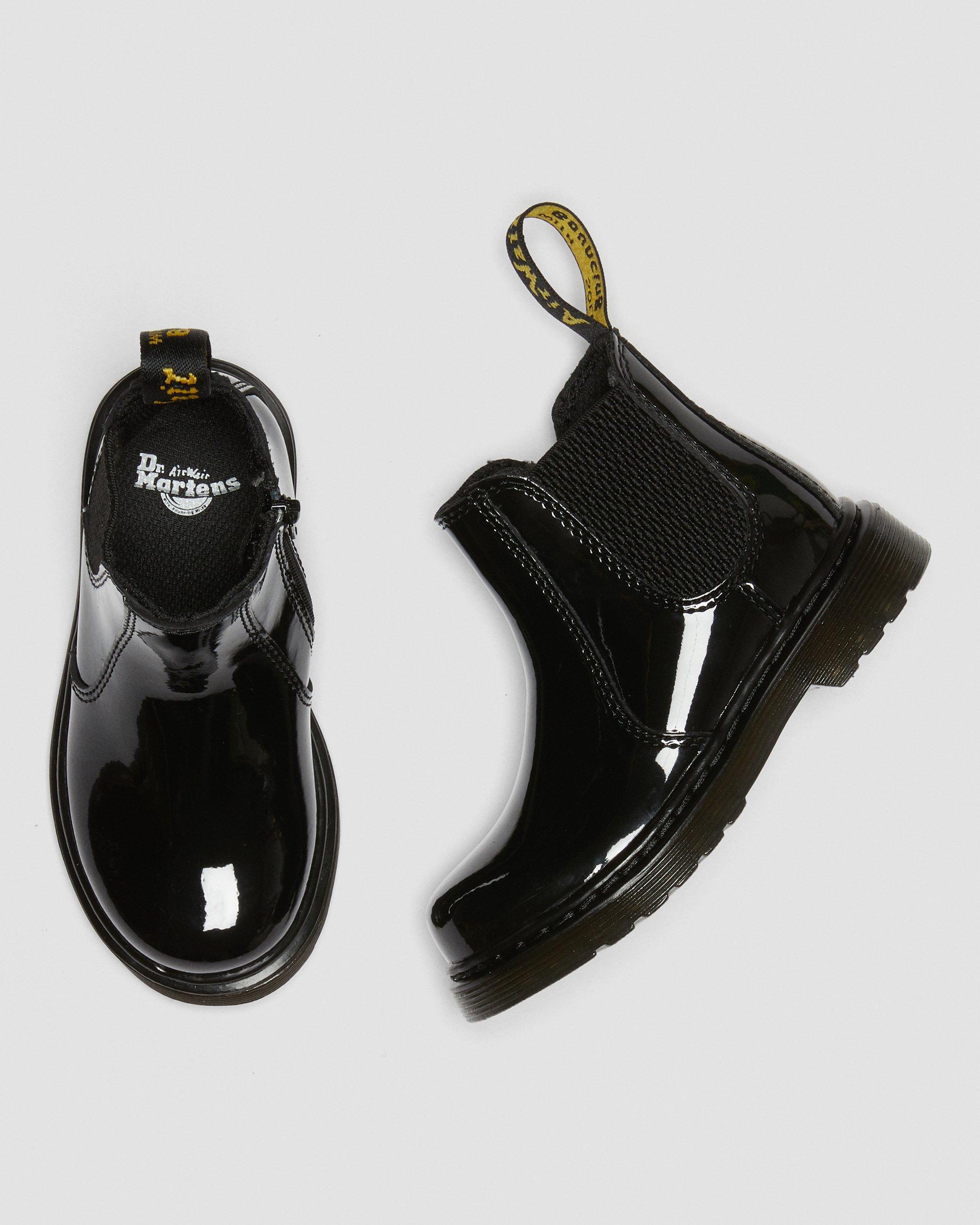 https://i1.adis.ws/i/drmartens/22676001.87.jpg?$large$2976 TODDLER PATENT LEATHER CHELSEA BOOTS Dr. Martens