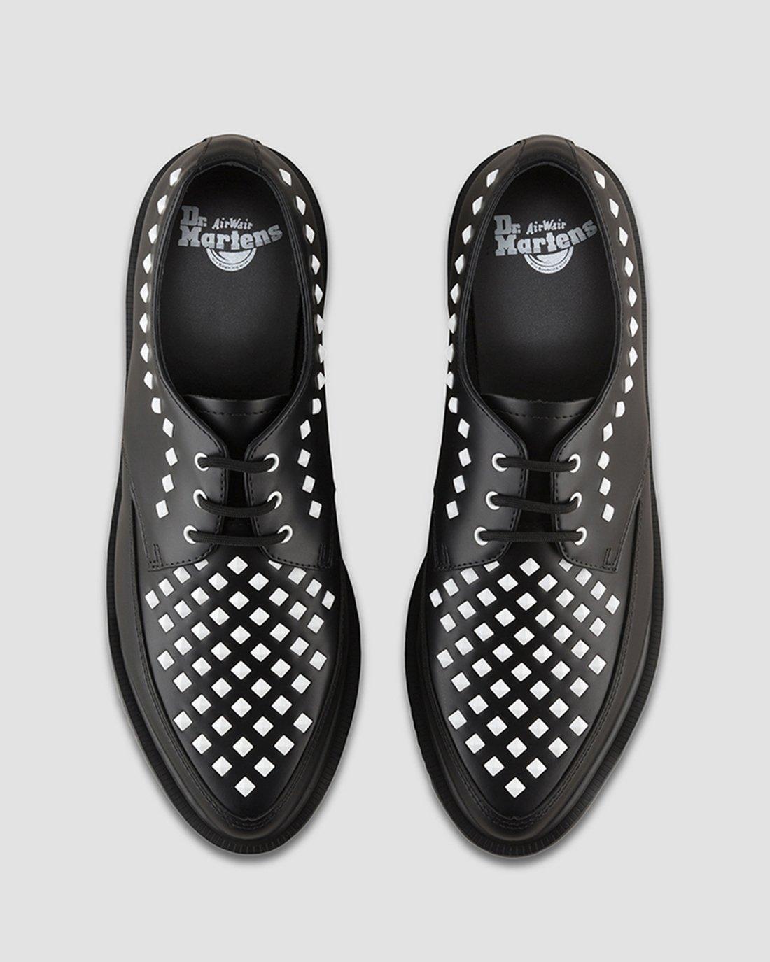 Willis Stud in BLACK | Dr. Martens™