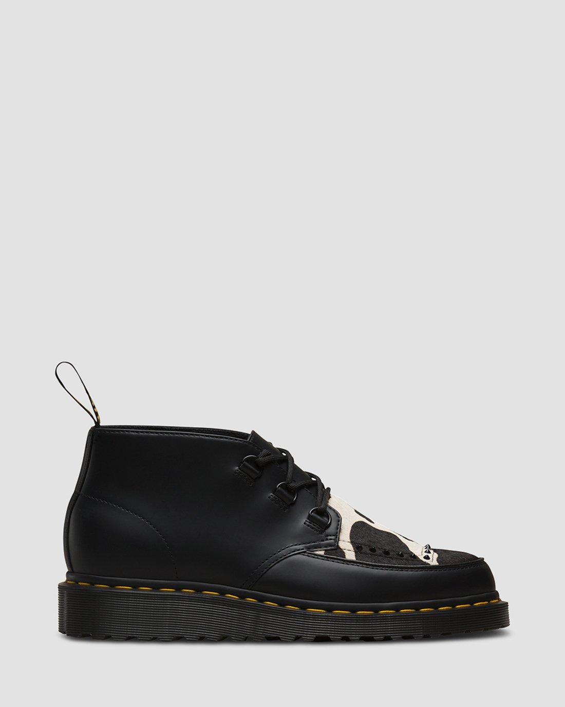 RAMSEY CHUKKA in Black | Dr. Martens