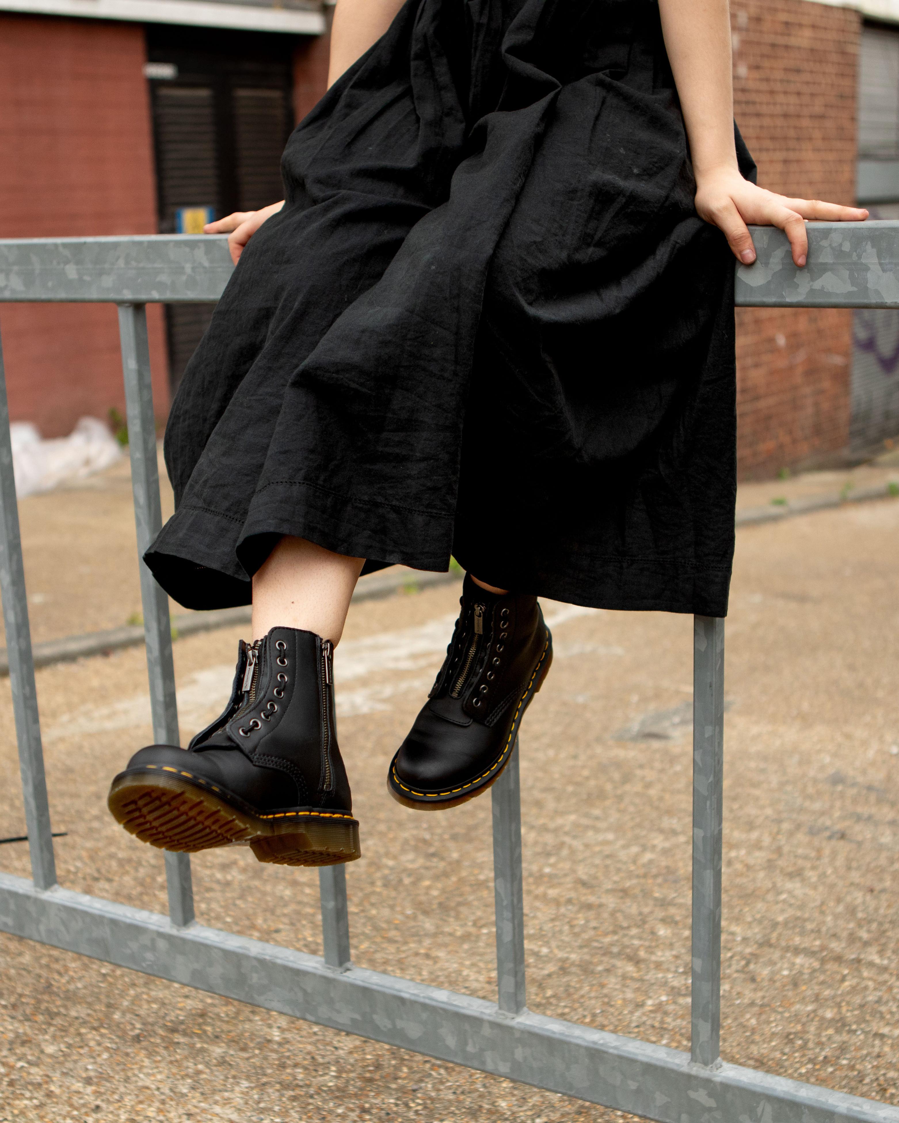 Dr.Martens パスカルフロントジップ 1460 Front Zip Leather Lace Up Boots in Black | Dr. Martens