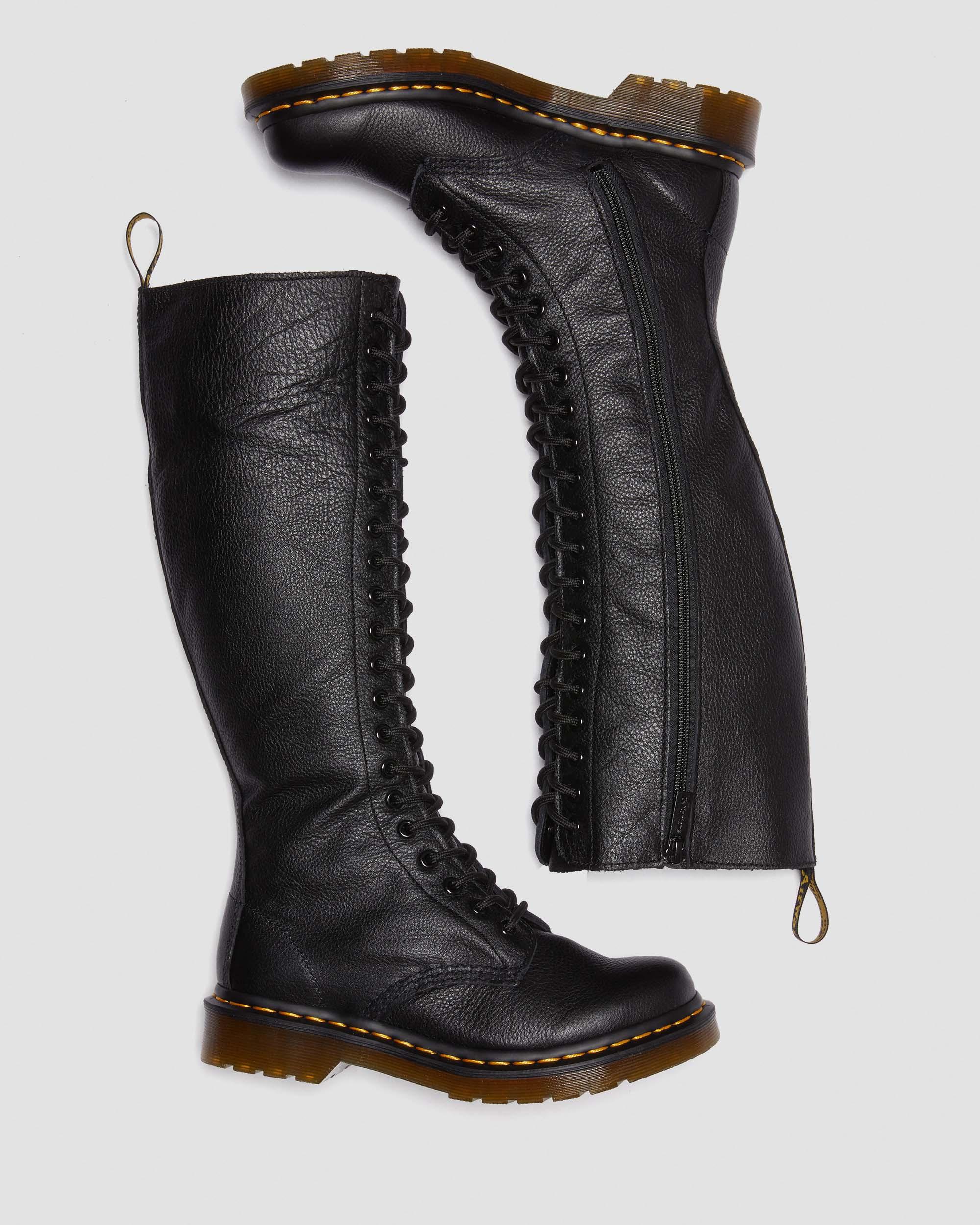Dr. Martens ロングブーツ 1B60 VIRGINIA LEATHER EXTRA HIGH BOOTS in BLACK | Dr. Martens™