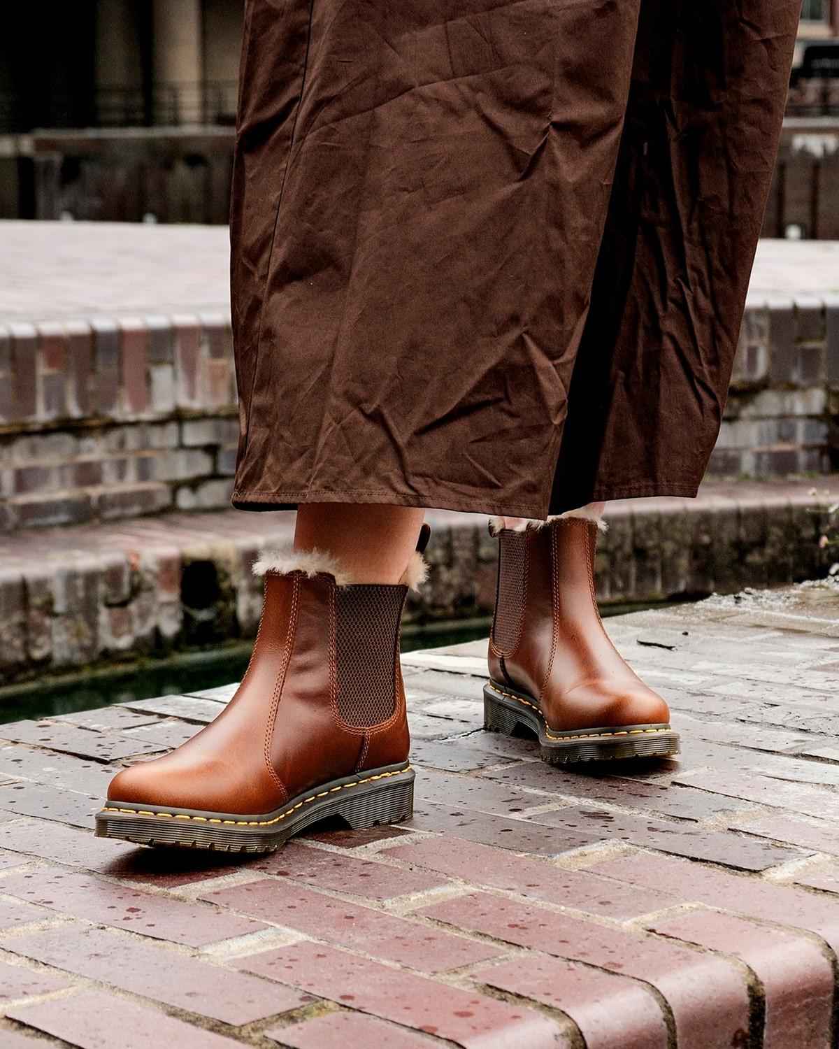 2976 Women's Faux Fur Lined Chelsea Boots | Dr. Martens ReWair