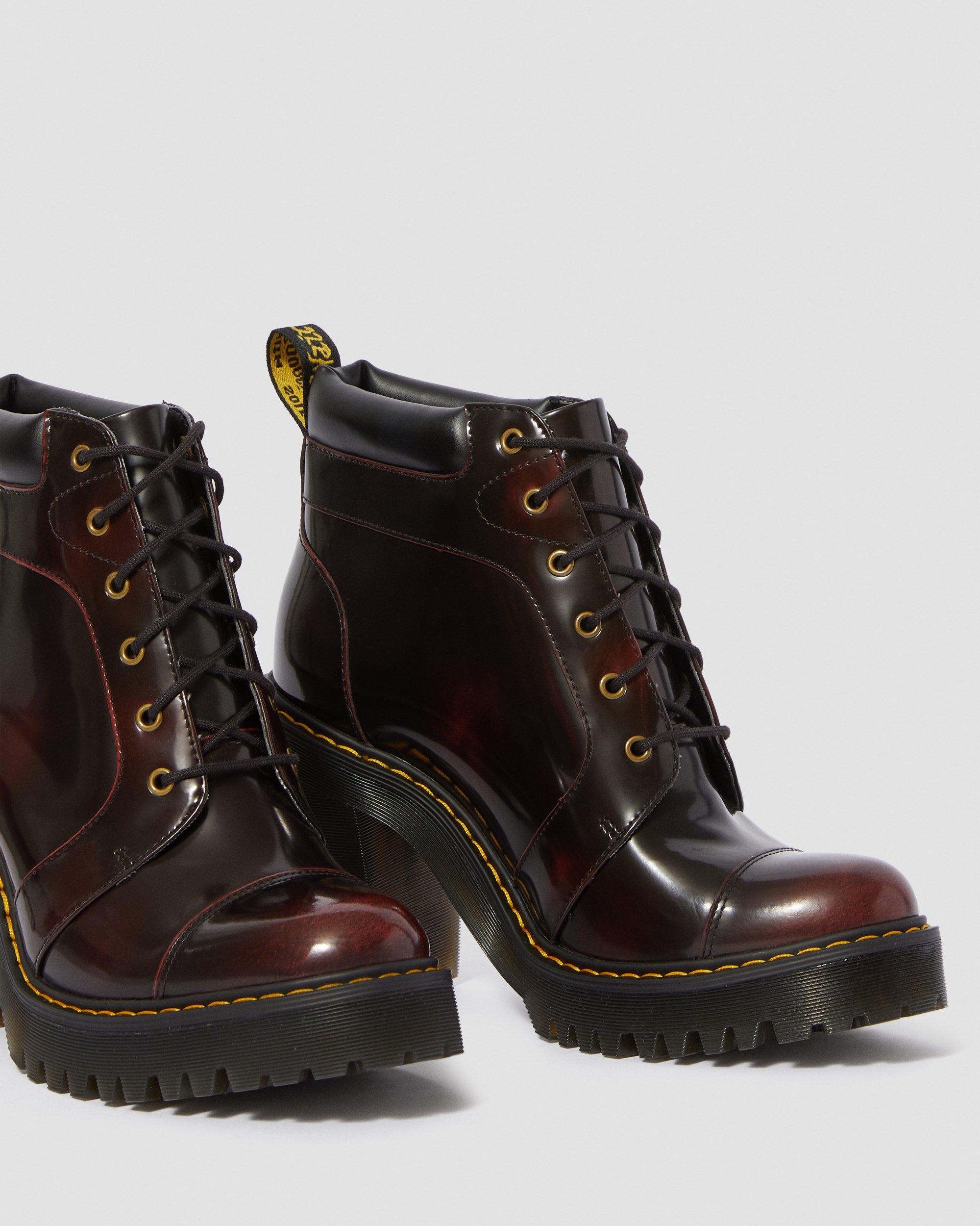 AVERIL LEATHER HEELED ANKLE BOOTS Dr. Martens