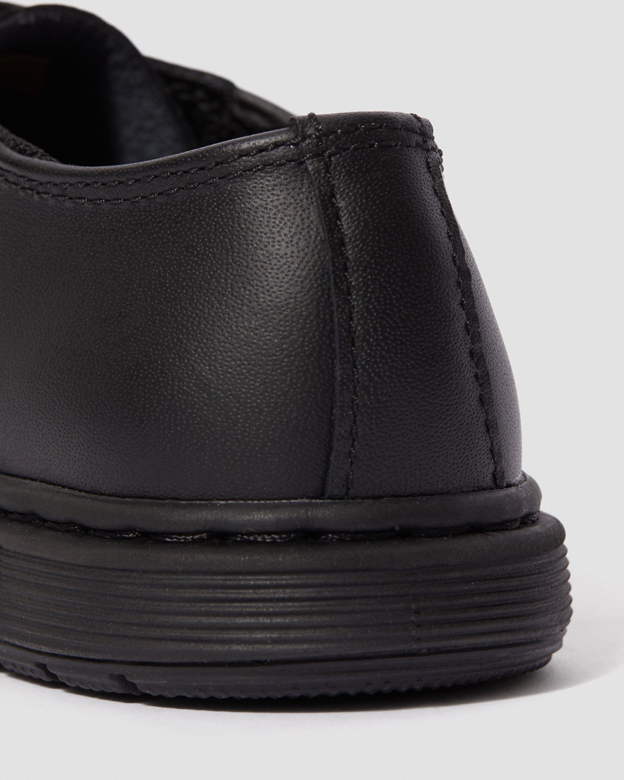 CAVENDISH BTS JUNIOR in Black | Dr. Martens