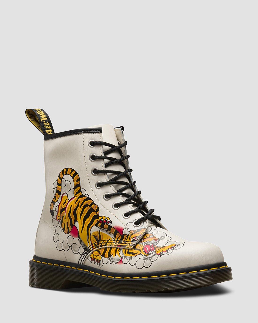 1460 GREZ in BONE+MULTI | Dr. Martens™