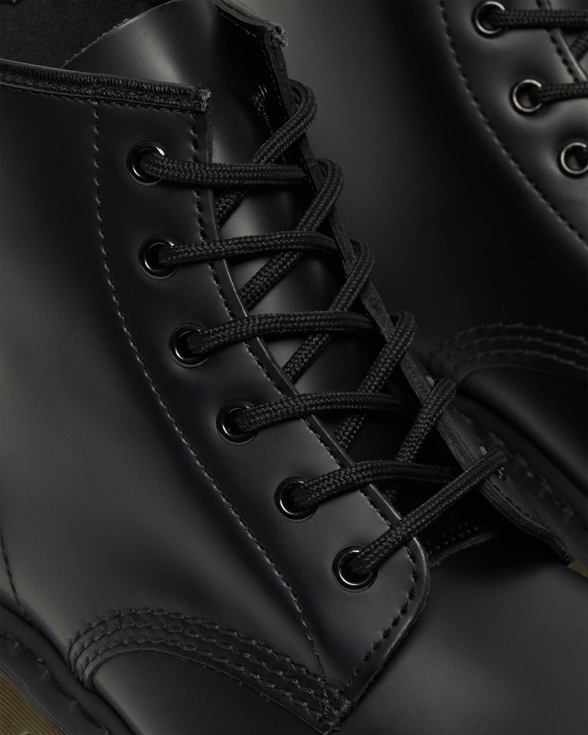 101 Smooth Leather Ankle Boots in Black | Dr. Martens