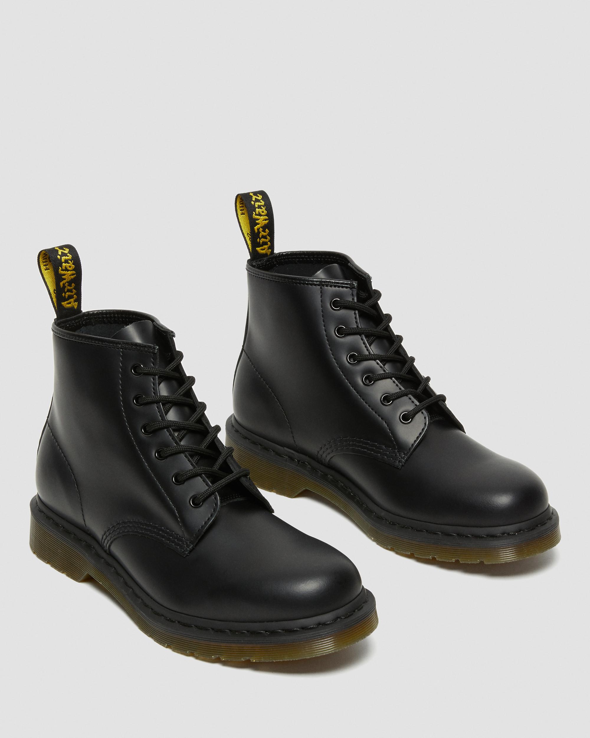 101 Black Stitch Smooth Leather Ankle Boots in BLACK | Dr. Martens™