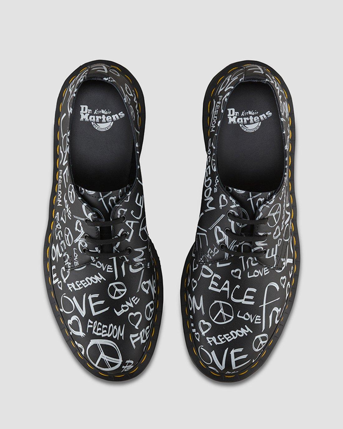 1461 Script in BLACK+WHITE | Dr. Martens™