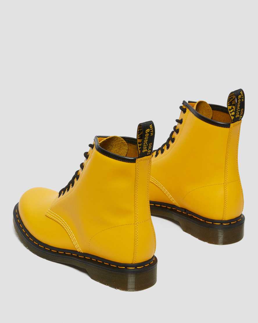 https://i1.adis.ws/i/drmartens/24614700.88.jpg?$large$1460 Smooth Leather Lace Up Boots Dr. Martens