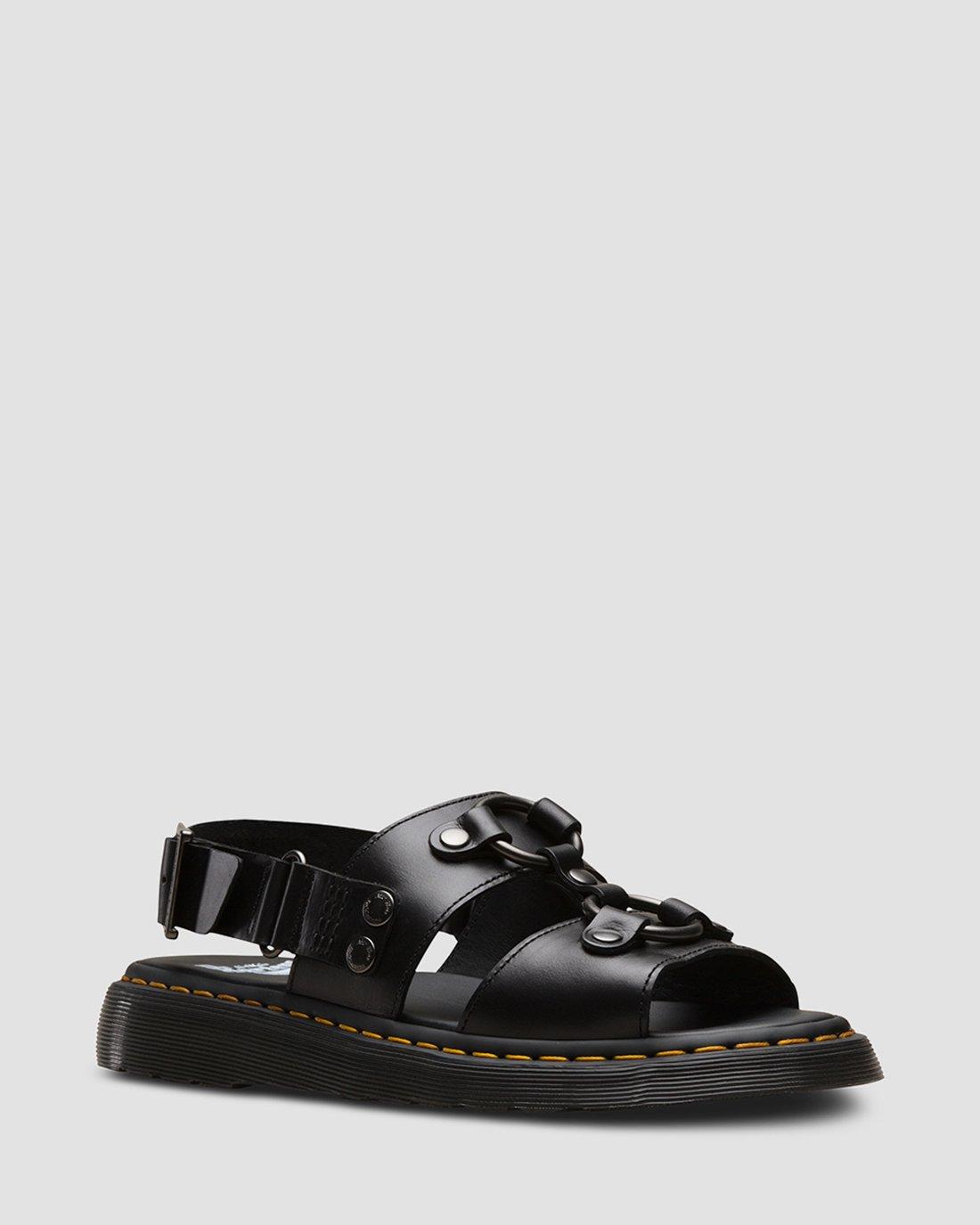 Xabier in BLACK | Dr. Martens™