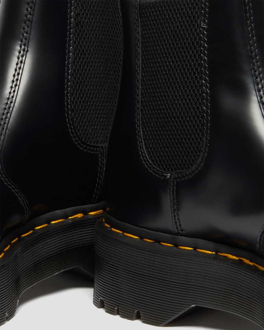 https://i1.adis.ws/i/drmartens/24687001.89.jpg?$large$2976 Smooth Leather Platform Chelsea Boots | Dr Martens
