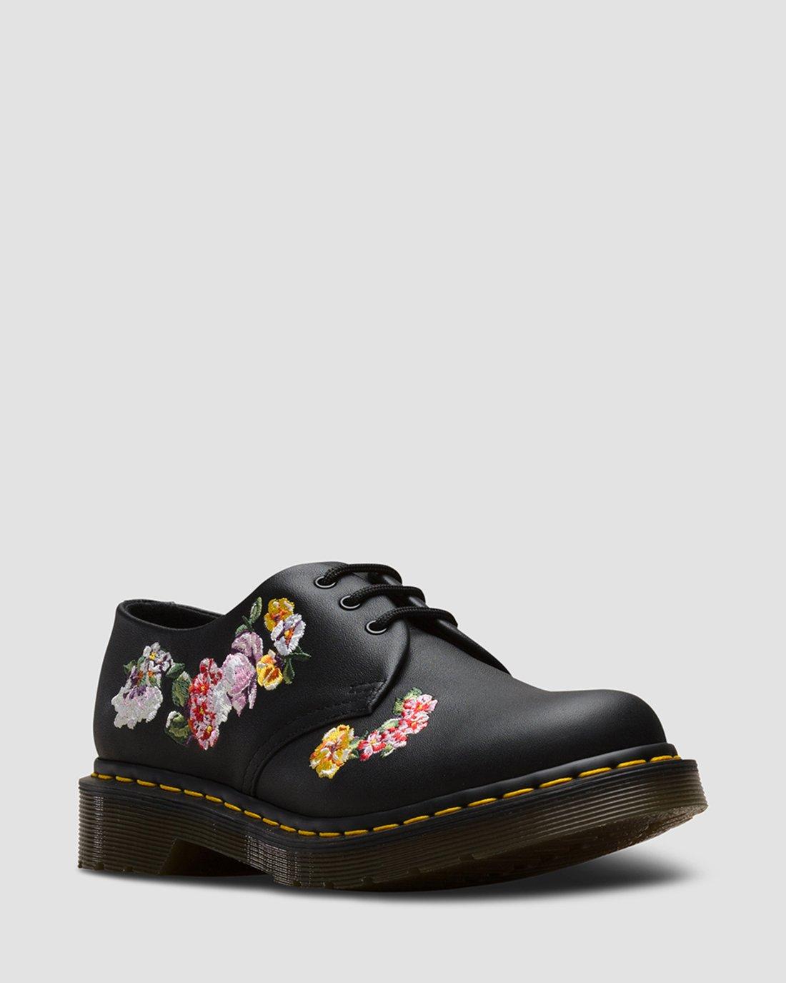 1461 Vonda II in BLACK | Dr. Martens™