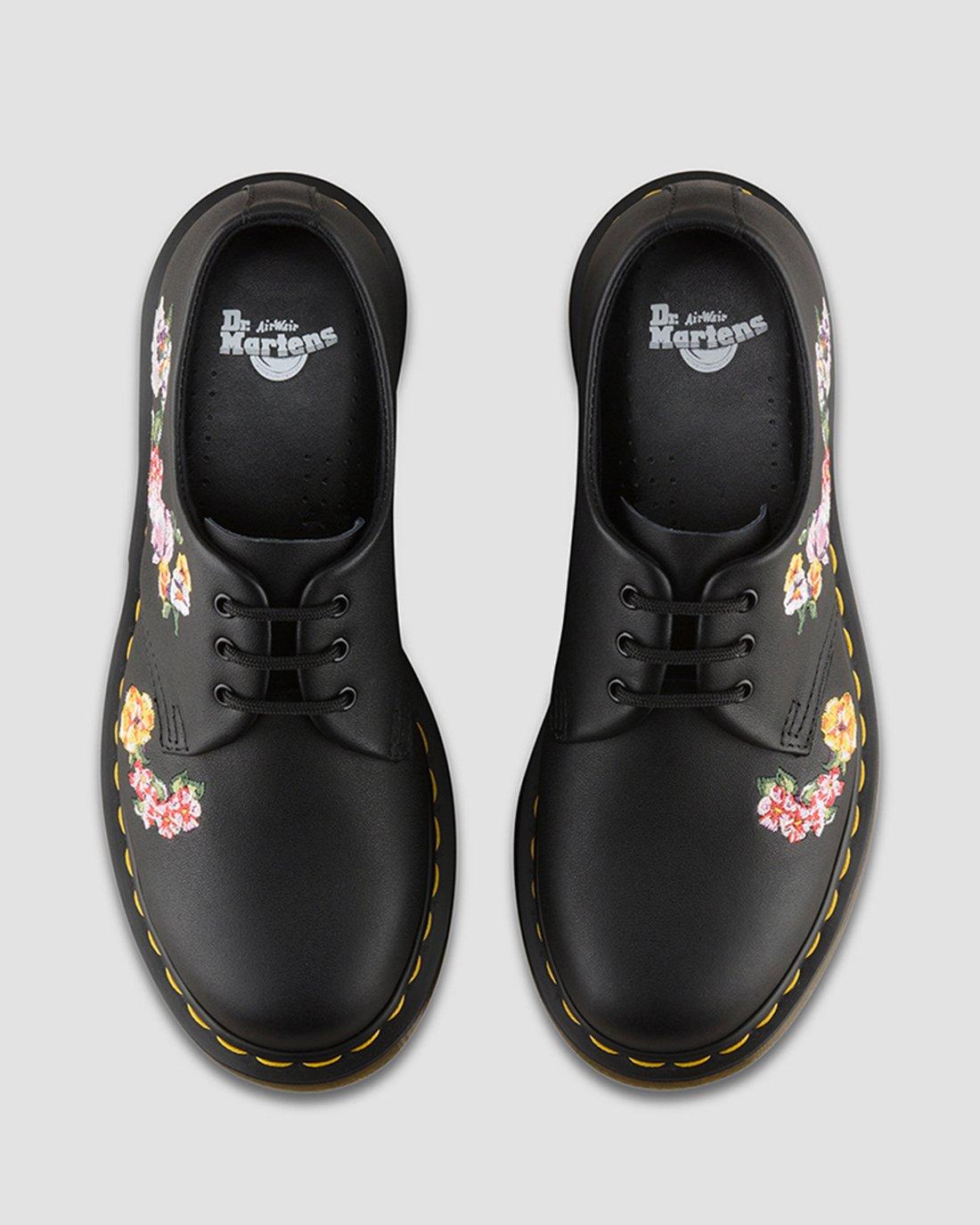 1461 Vonda II in BLACK | Dr. Martens™
