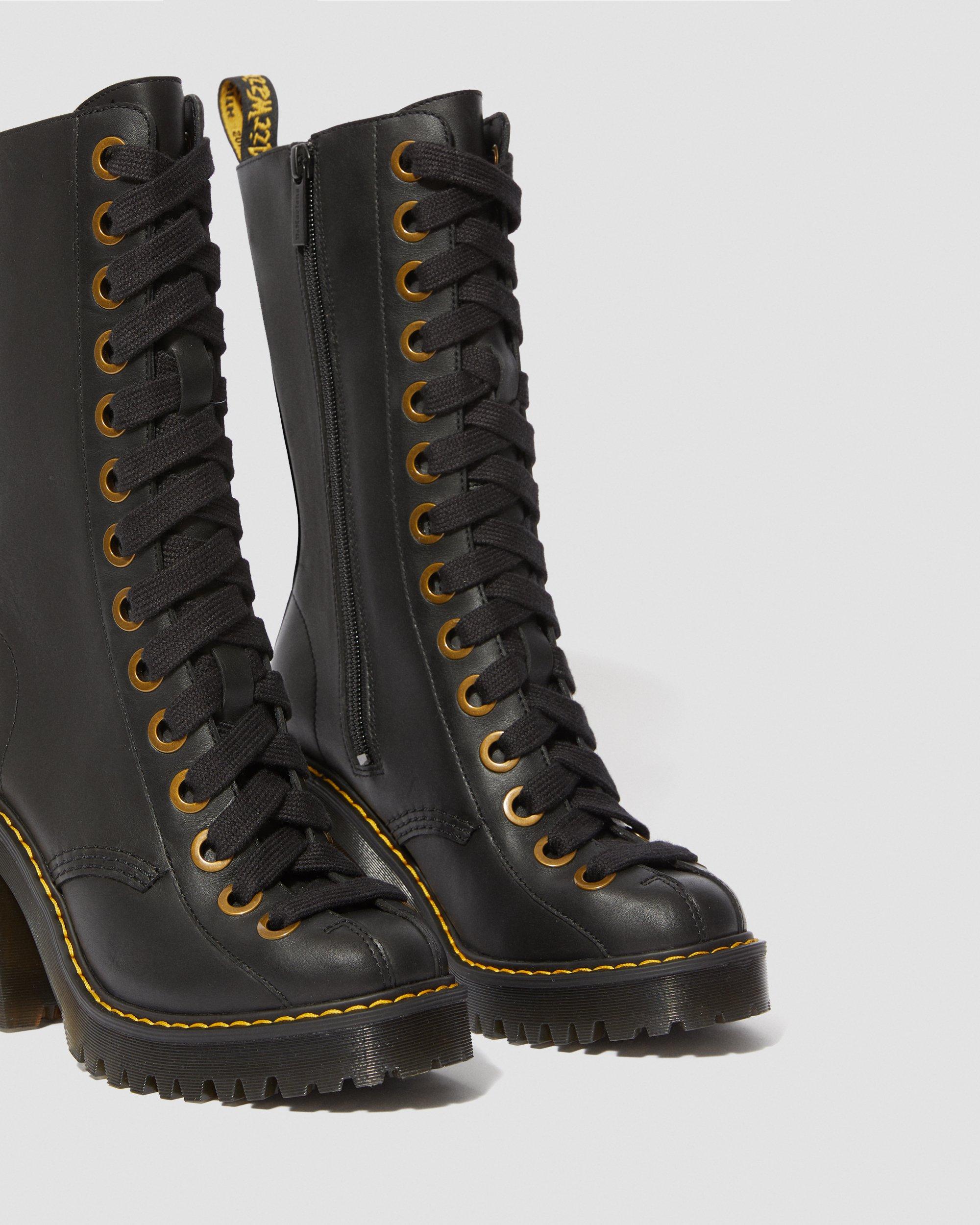 Dr. Martens CAREY厚底レースアップ ヒールブーツ Carey in BLACK | Dr. Martens™