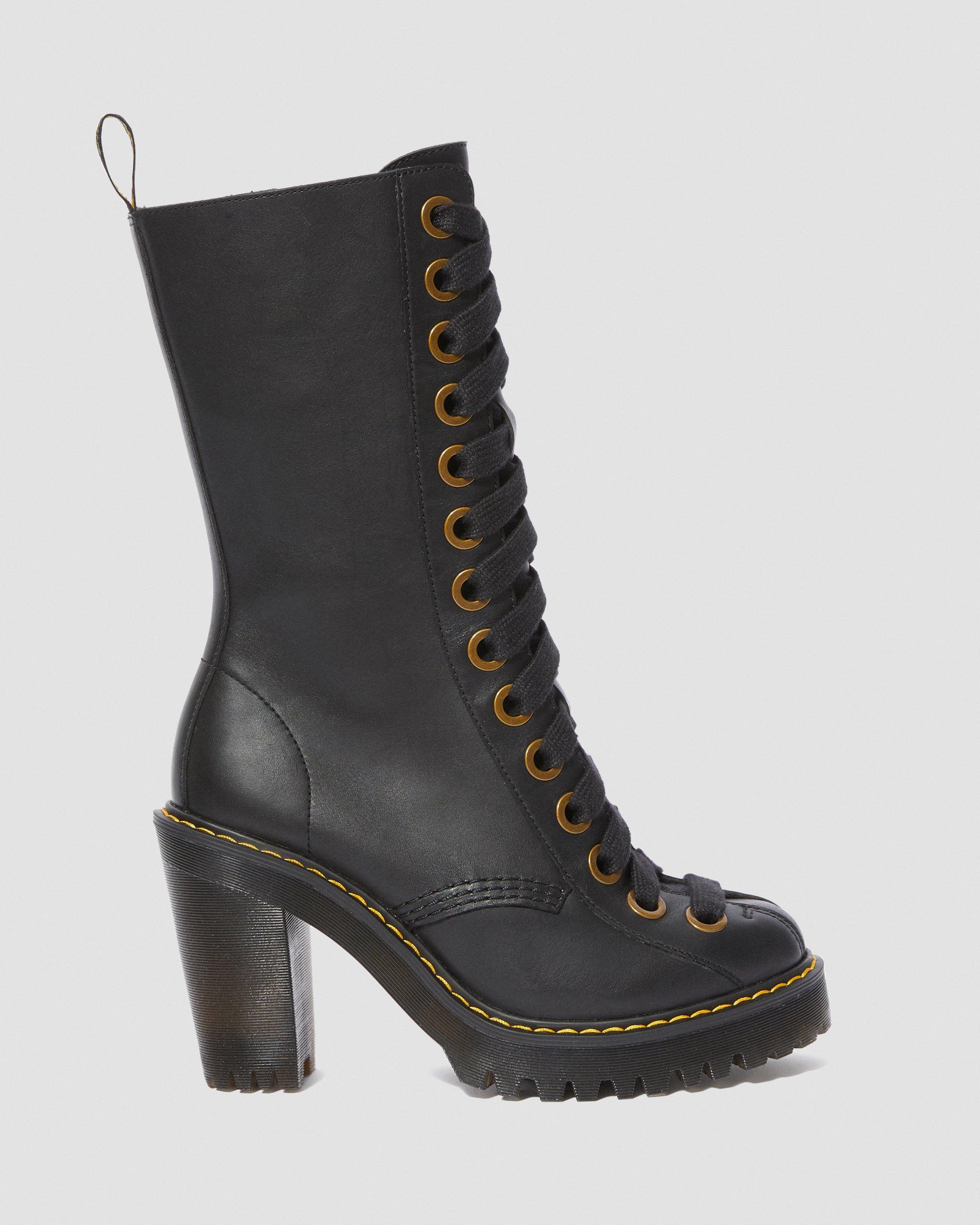 Dr. Martens CAREY厚底レースアップ ヒールブーツ CAREY in BLACK | Dr. Martens™