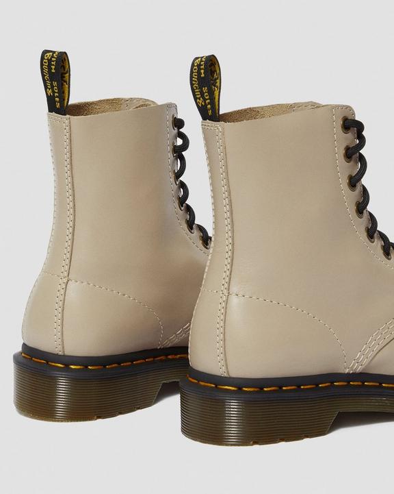1460 Pascal Women's Wanama Leather Boots | Dr. Martens