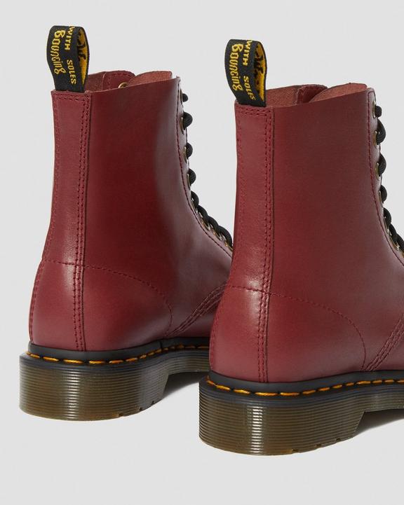 1460 Pascal Women's Wanama Leather Boots Dr. Martens