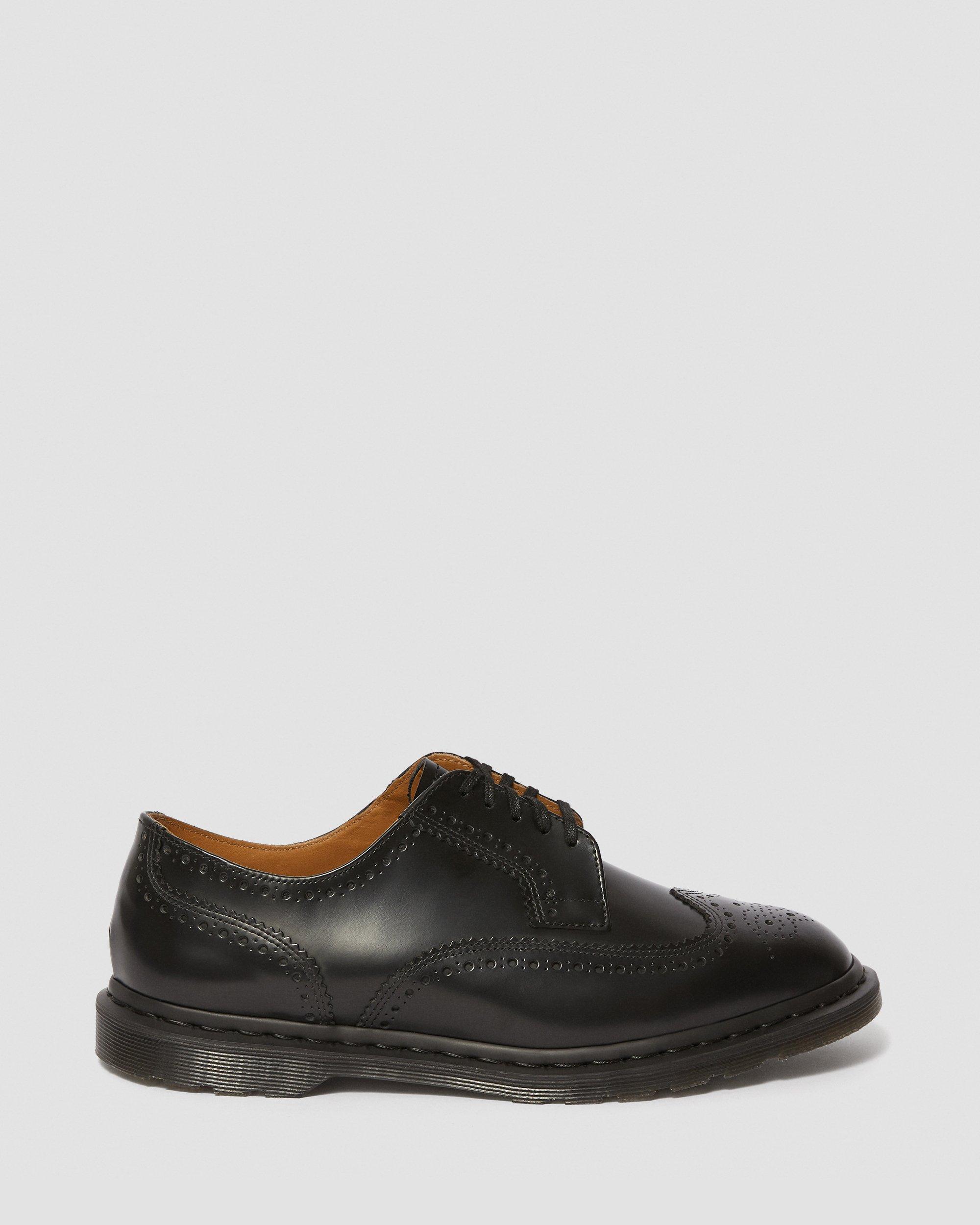 Dr. Martens KELVIN II ウィングチップシューズ Kelvin II Smooth Leather Brogue Shoes in BLACK | Dr. Martens™