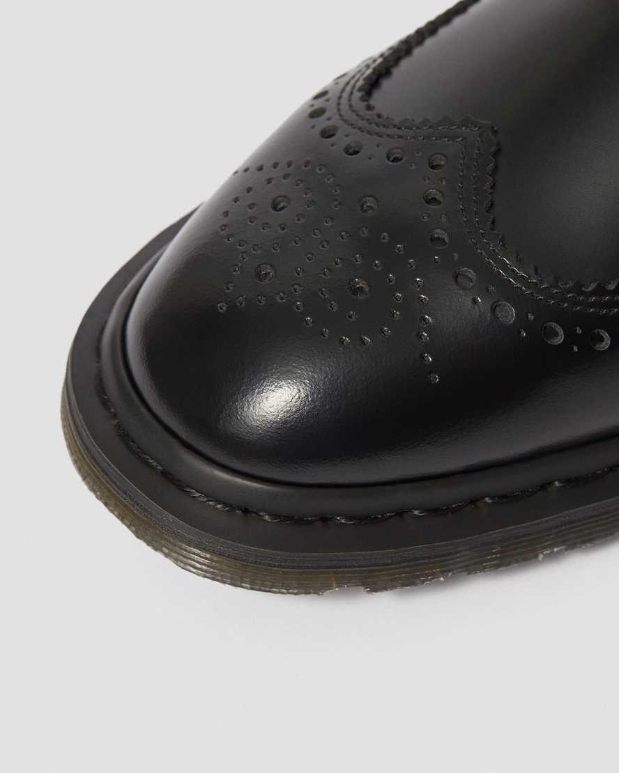 Kelvin II Smooth Leather Brogue Shoes | Dr Martens