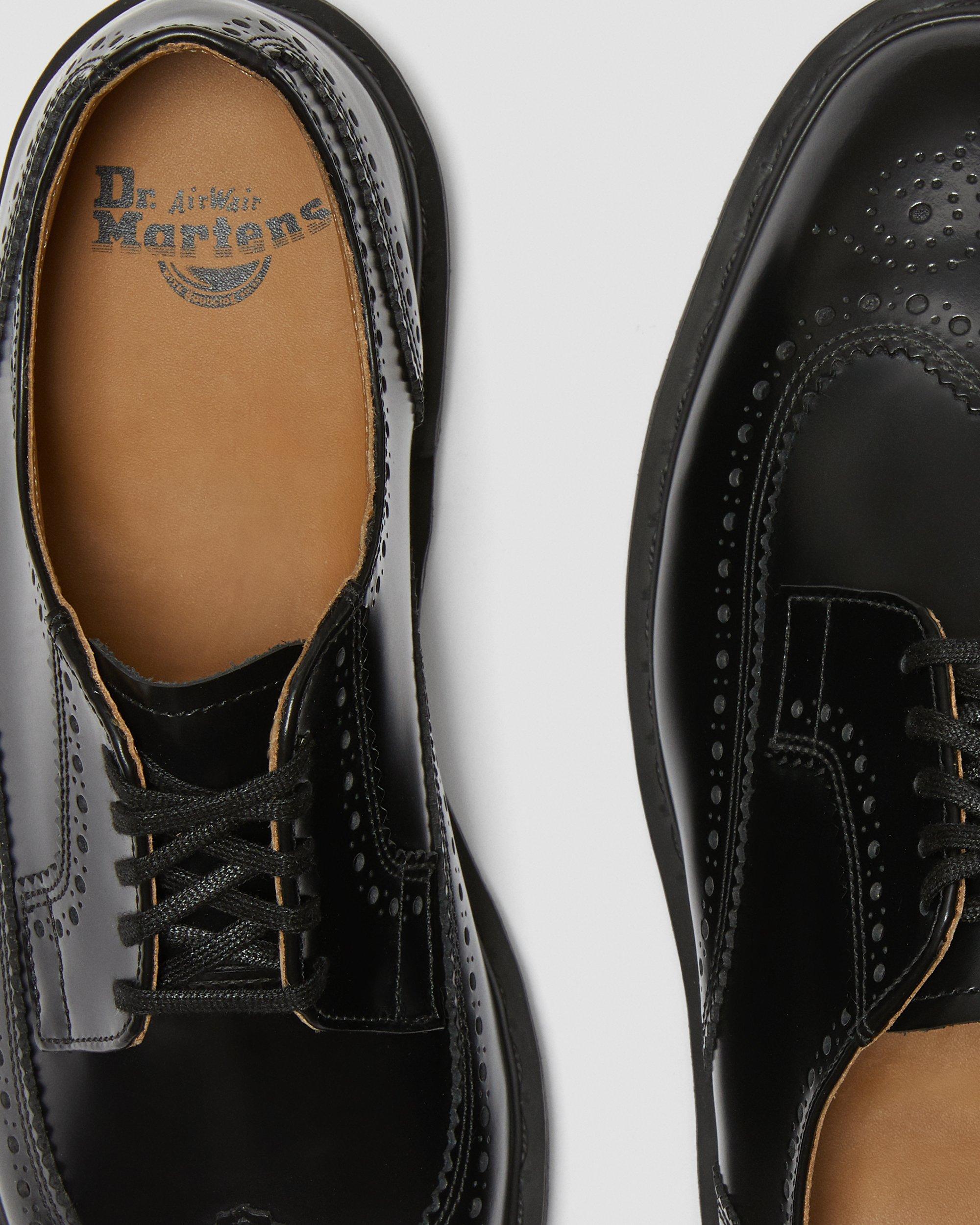 KELVIN II SMOOTH LEATHER BROGUE SHOES in Schwarz