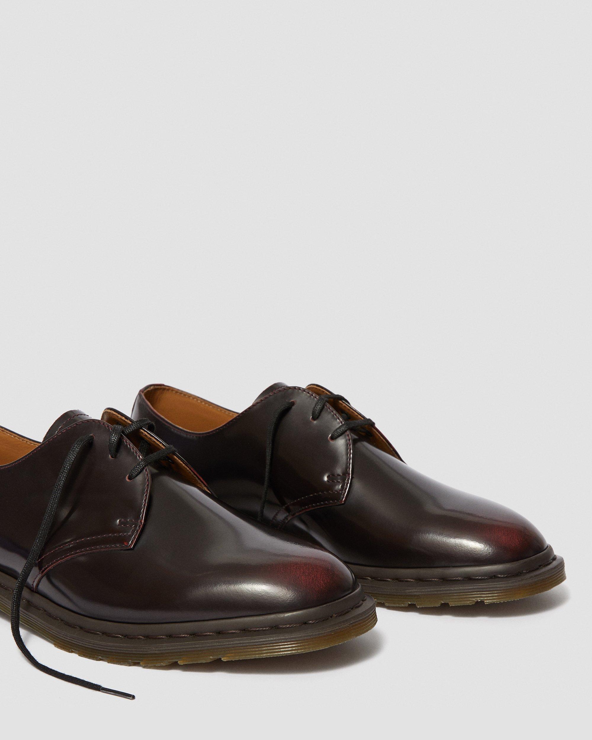 ドクターマーチン ARCHIE Ⅱ チェリーレッド Archie II Arcadia Leather Lace Up Shoes in CHERRY RED | Dr. Martens™