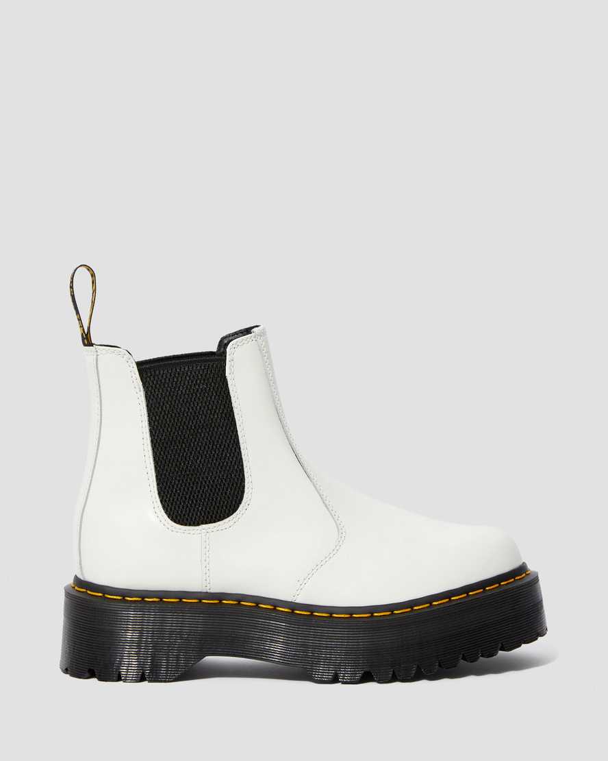 https://i1.adis.ws/i/drmartens/25055100.87.jpg?$large$2976 Smooth Leather Platform Chelsea Boots Dr. Martens