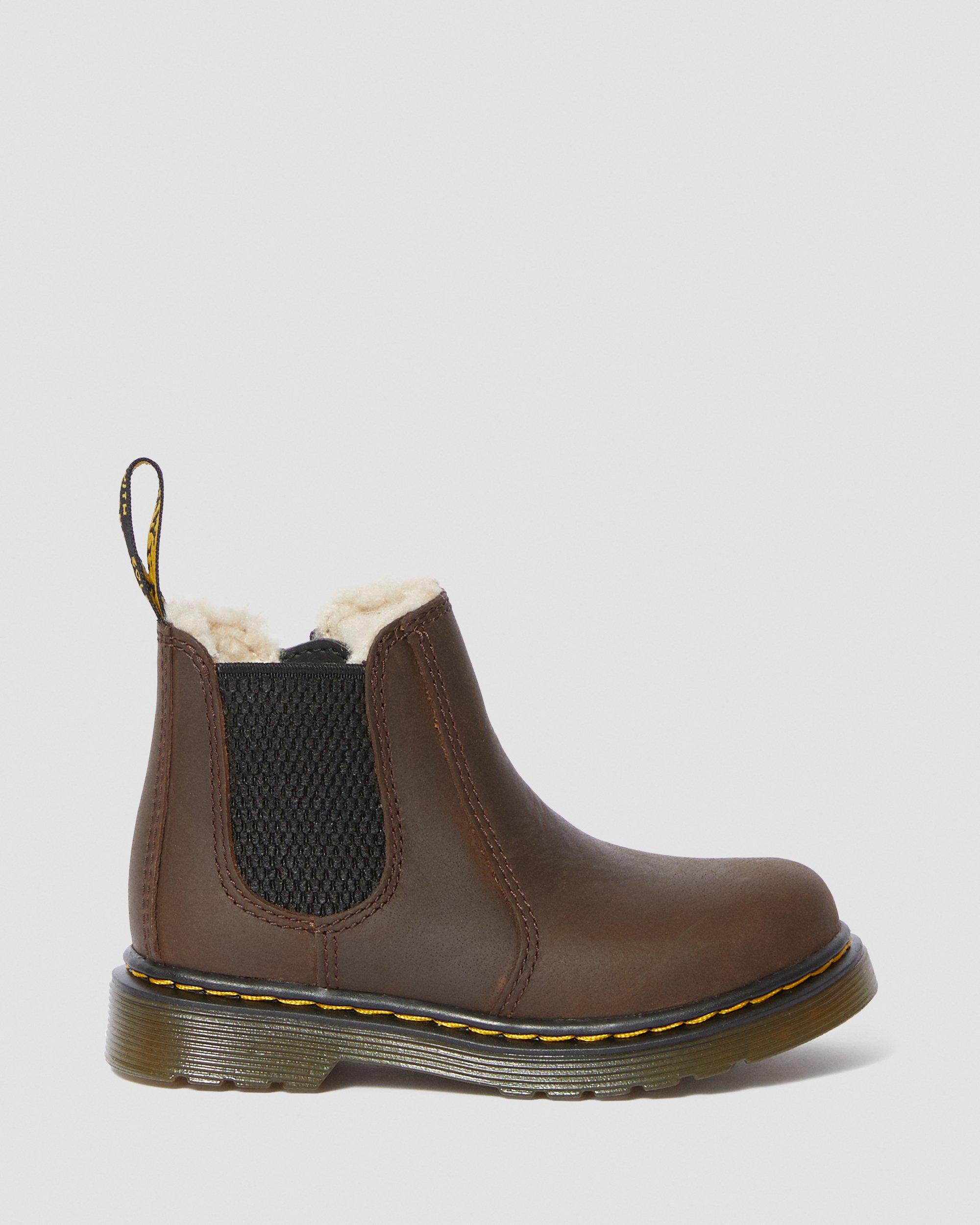 https://i1.adis.ws/i/drmartens/25098201.87.jpg?$large$Toddler 2976 Faux Fur Lined Chelsea Boots Dr. Martens