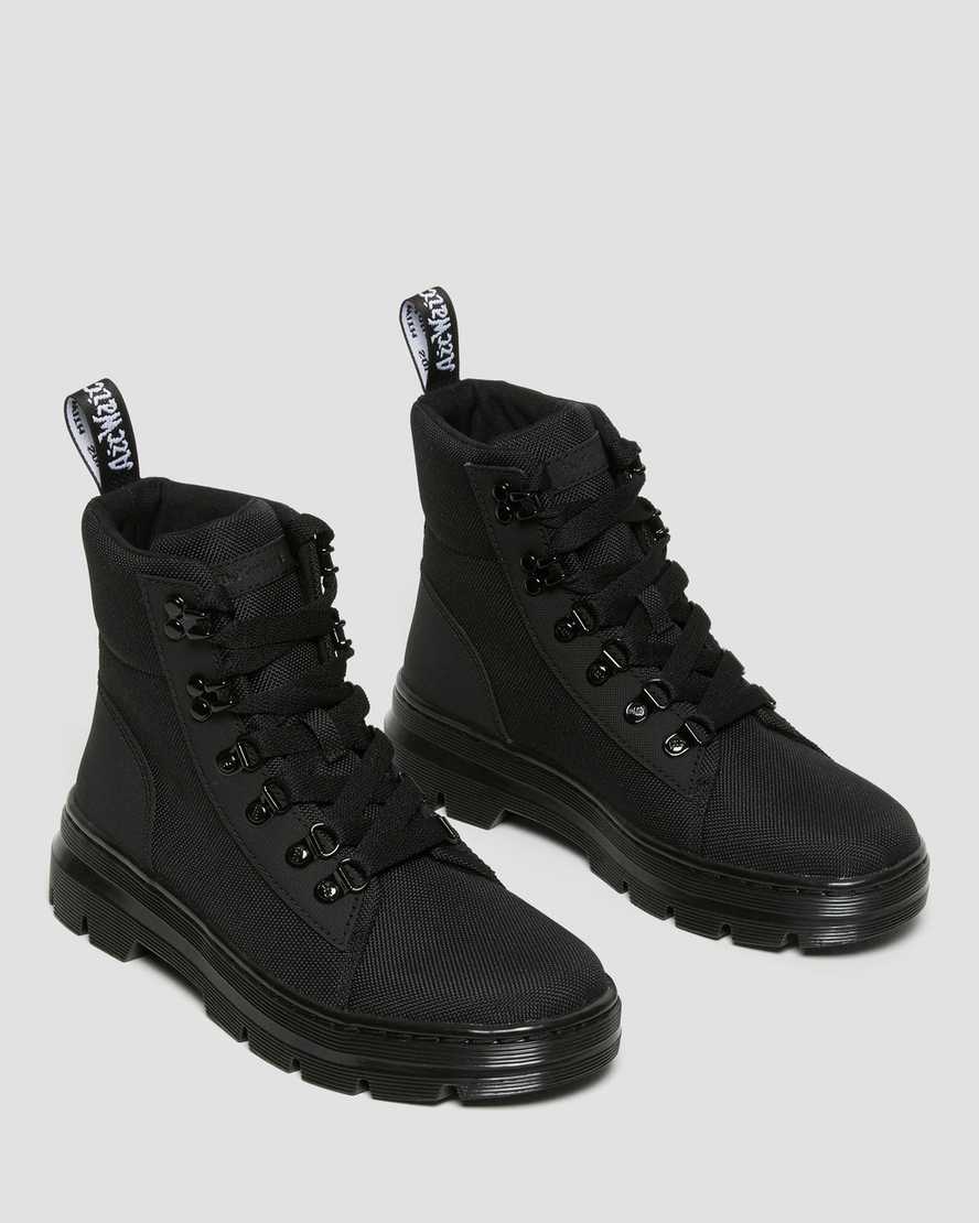 https://i1.adis.ws/i/drmartens/25110033.88.jpg?$large$Combs Botas Casuales Poly para Mujer | Dr Martens