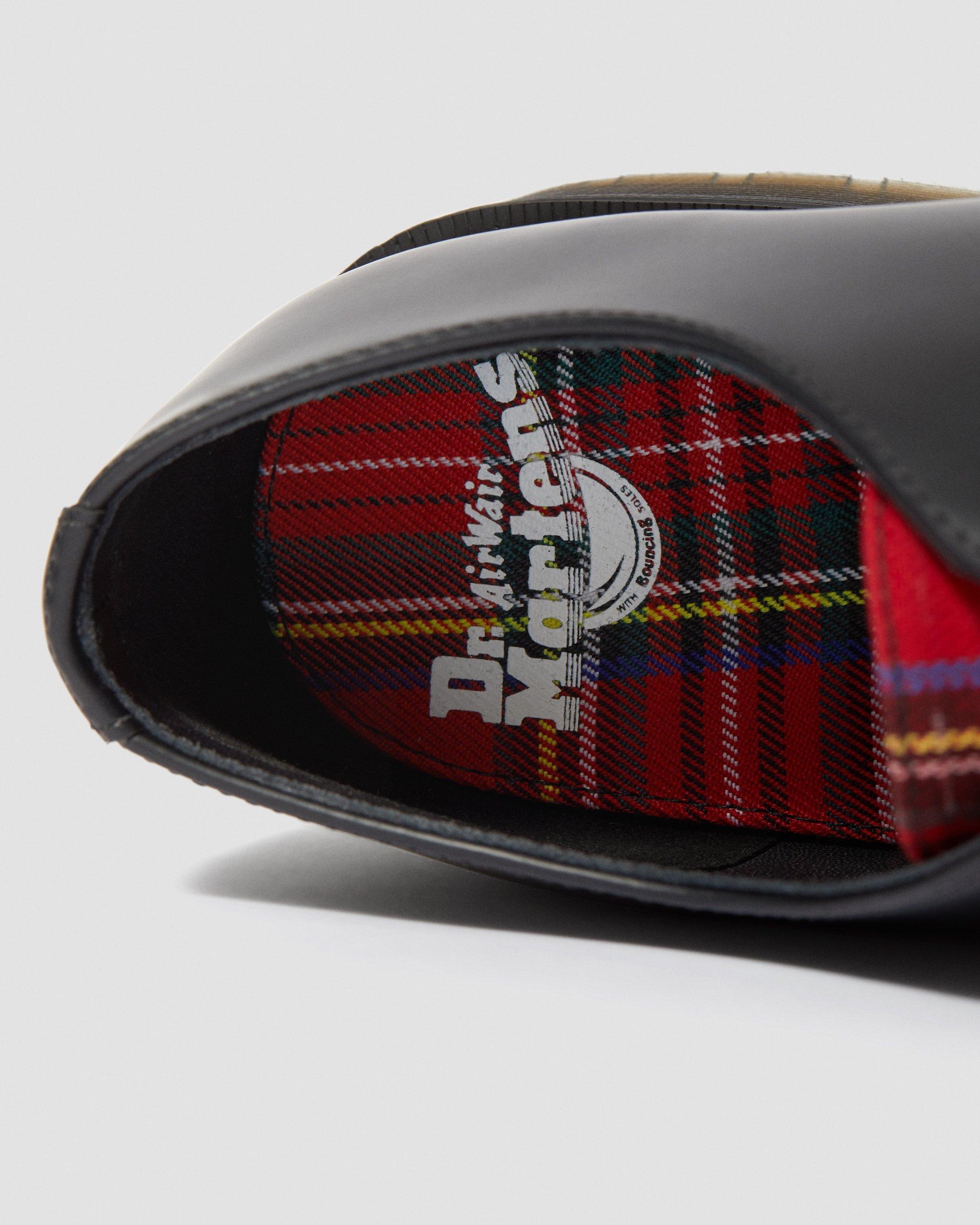【未使用】ドクターマーチン Willis Tartan Dr.Martens Willis Tartan Lace Up Shoes in BLACK+RED STEWART | Dr. Martens™