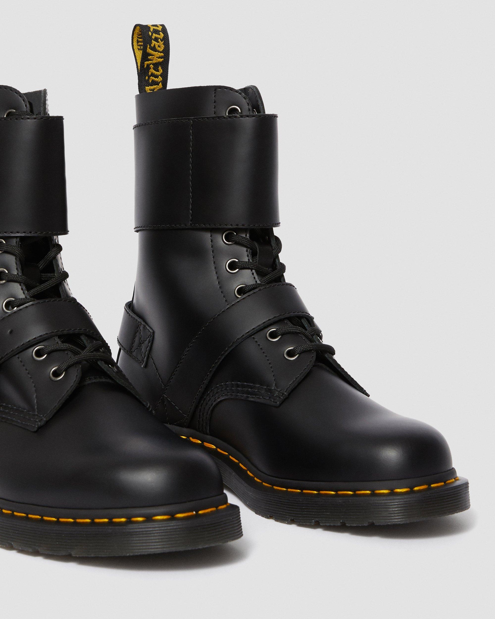 1490 Joska Smooth in BLACK | Dr. Martens™