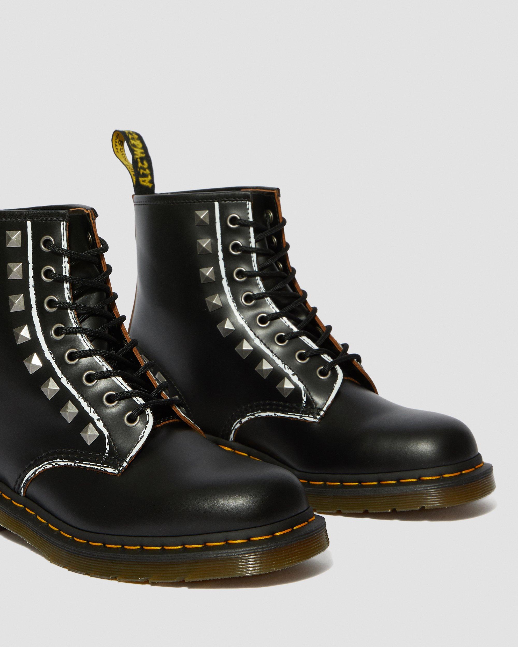 1460 Stud in Black | Dr. Martens