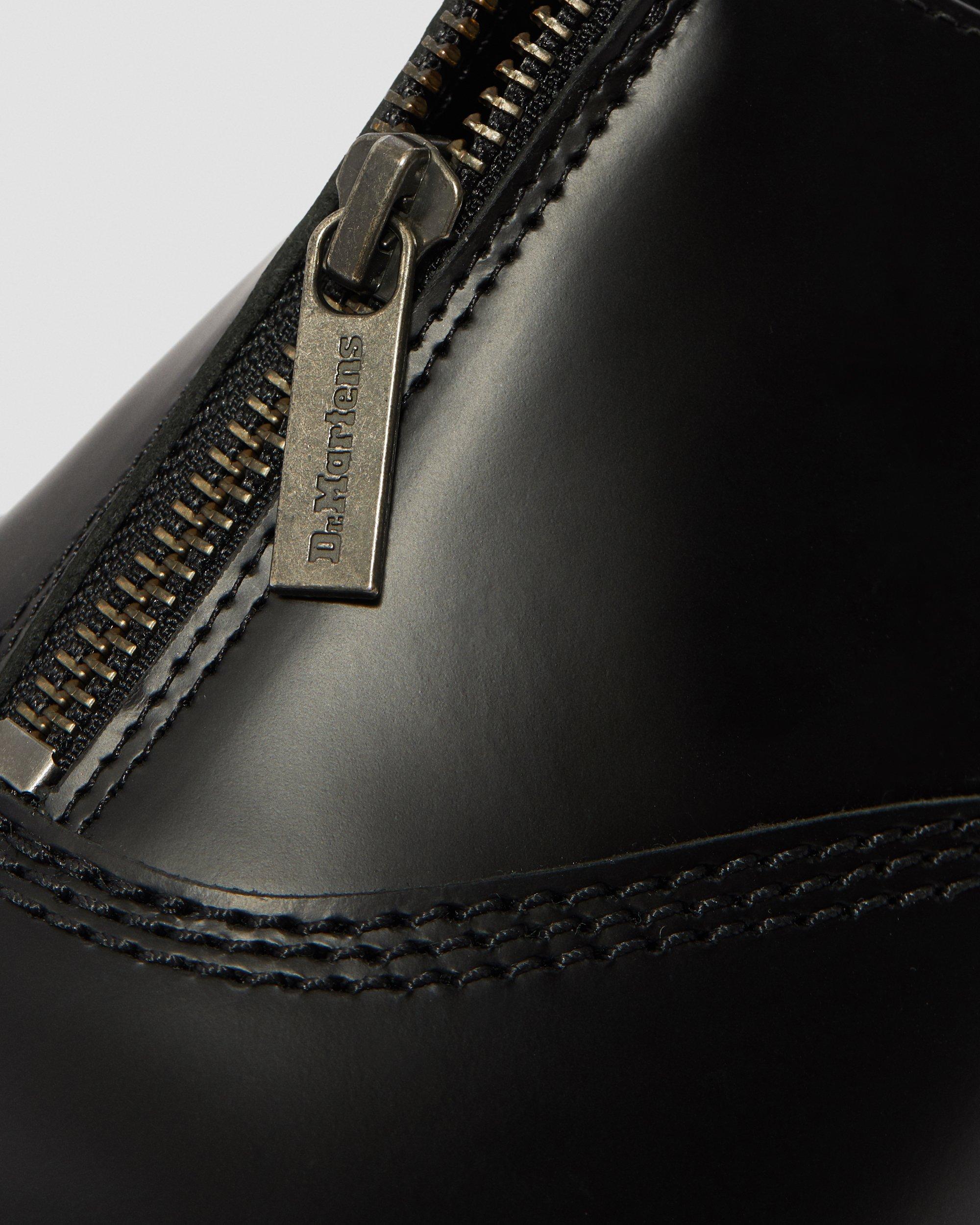 Aurian II Smooth Leather Platform Shoes in Black | Dr. Martens