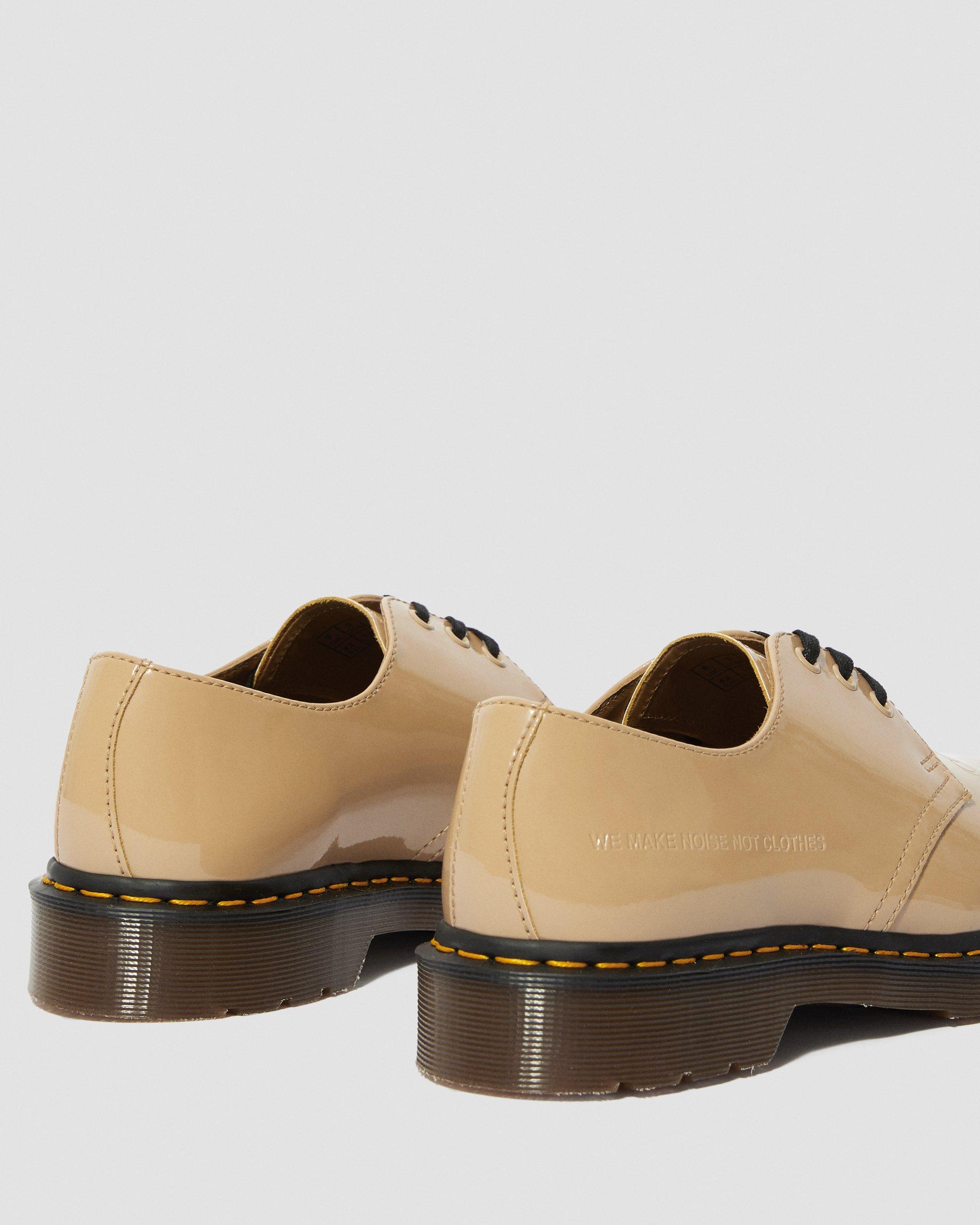 Undercover 1461 Emboss Patent in BEIGE | Dr. Martens™