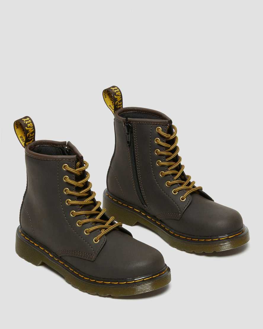https://i1.adis.ws/i/drmartens/25676207.88.jpg?$large$Junior 1460 Wildhorse Leather Lace Up Boots Dr. Martens