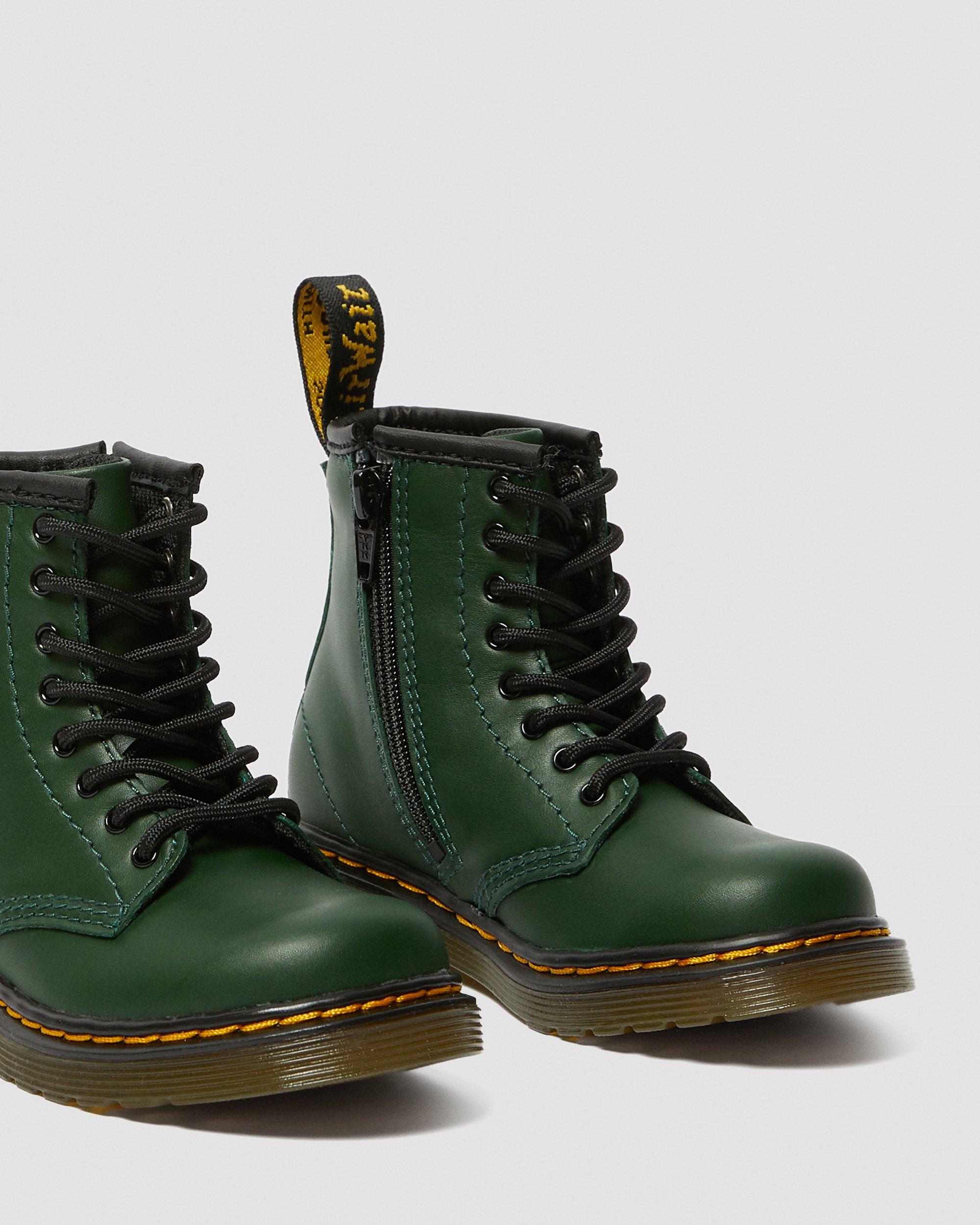 わさび Dr.Martens キッズ8ホールブーツ　グリーン Toddler 1460 Leather Lace Up Boots in DMS GREEN | Dr. Martens™