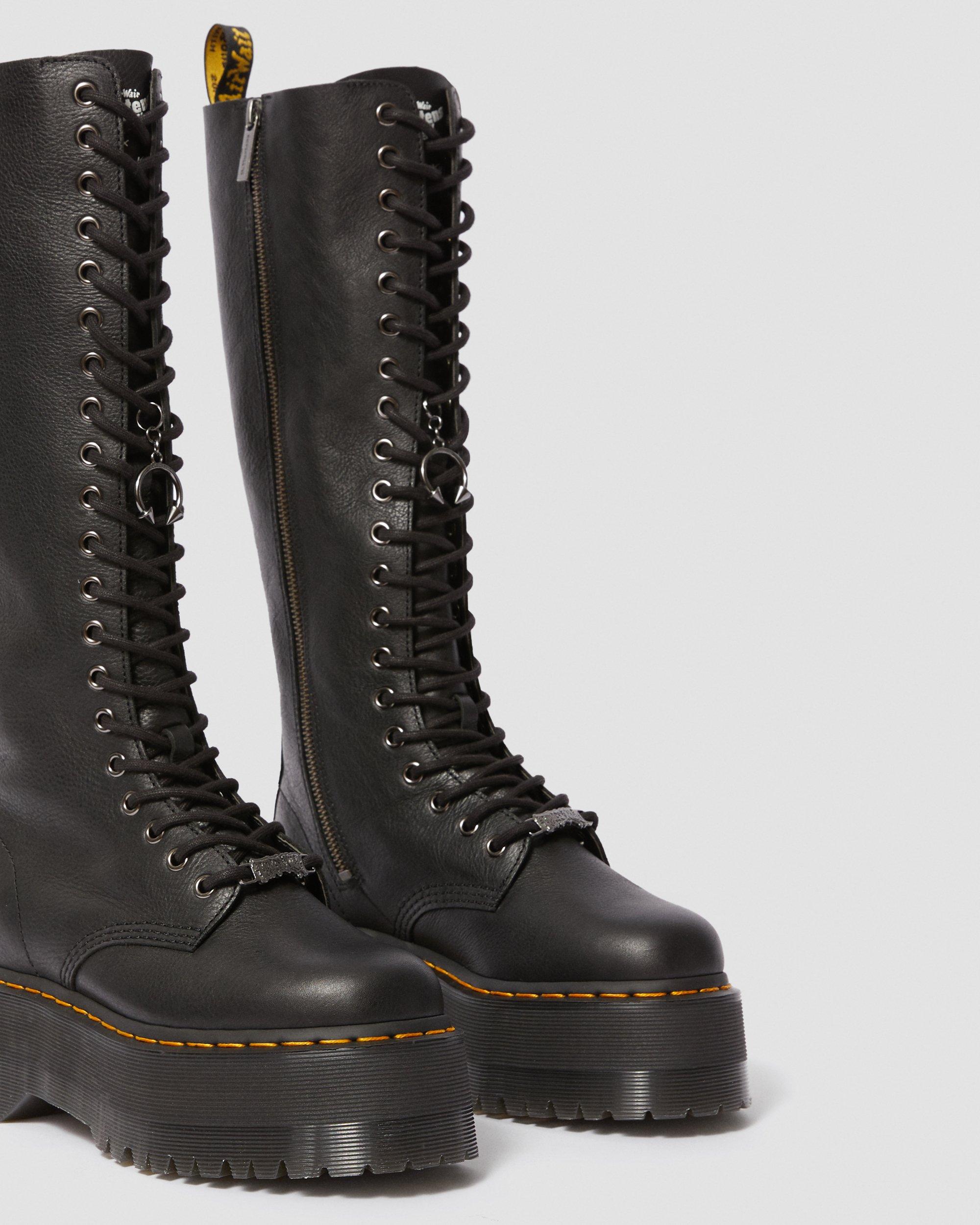 dollskill dr marten