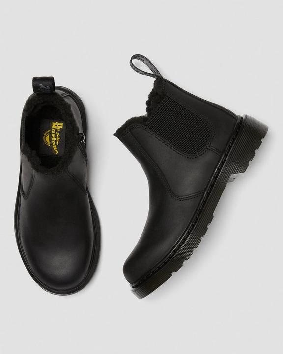 https://i1.adis.ws/i/drmartens/26042001.87.jpg?$large$Junior 2976 Leonore Faux Fur Lined Chelsea Boots Dr. Martens