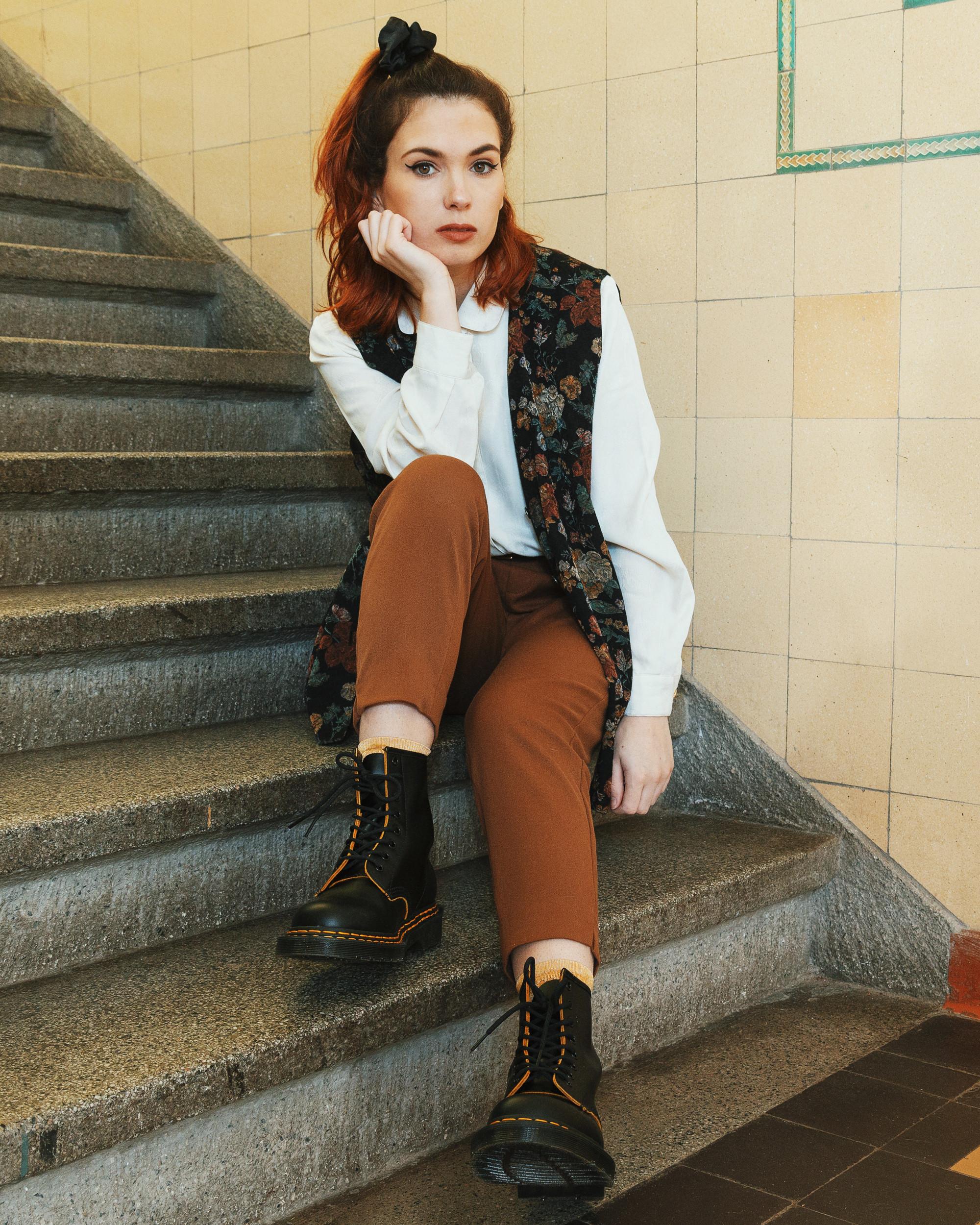 1460 Double Stitch Leather Lace Up Boots in BLACK+YELLOW | Dr