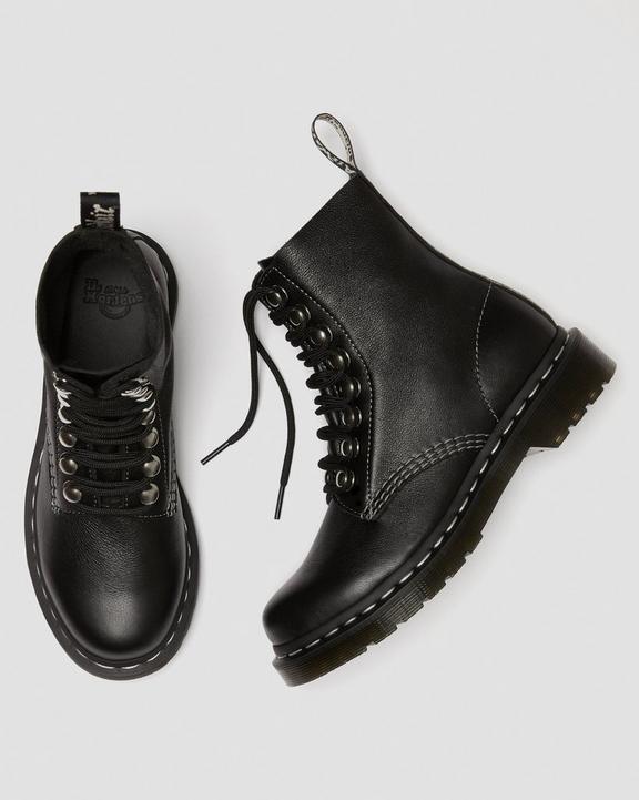 1460 PASCAL HARDWARE VIRGINIA LEATHER ANKLE BOOTS Dr. Martens