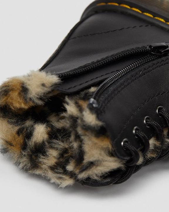 https://i1.adis.ws/i/drmartens/26192001.87.jpg?$large$Toddler 1460 Serena Leopard Faux Fur Boots Dr. Martens