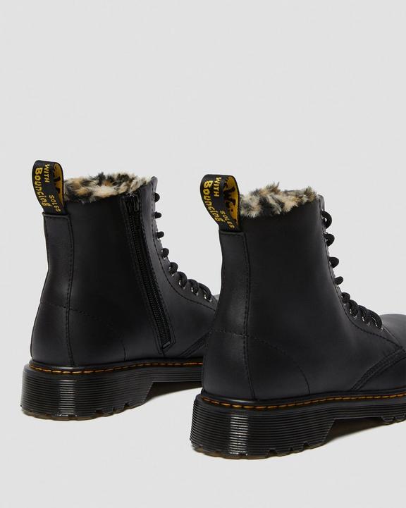 https://i1.adis.ws/i/drmartens/26193001.87.jpg?$large$YOUTH 1460 SERENA LEOPARD FAUX FUR BOOTS Dr. Martens
